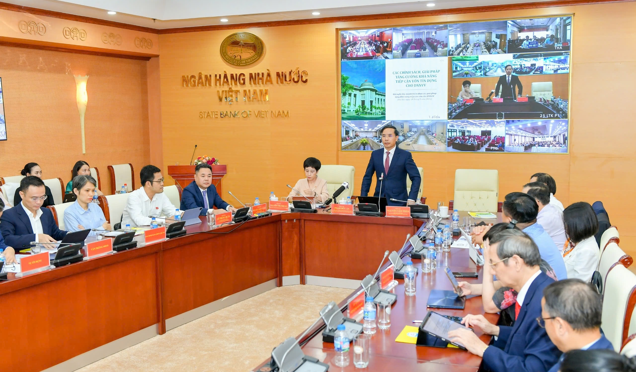 [Emagazine] Ngân hàng - doanh nghiệp: Từ quan hệ vay vốn đến đối tác cùng phát triển