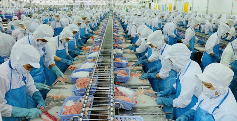 Doanh nghiệp nhỏ và vừa cần từng bước chuyển từ gia công đơn giản sang đảm nhận những công đoạn đòi hỏi cao hơn 