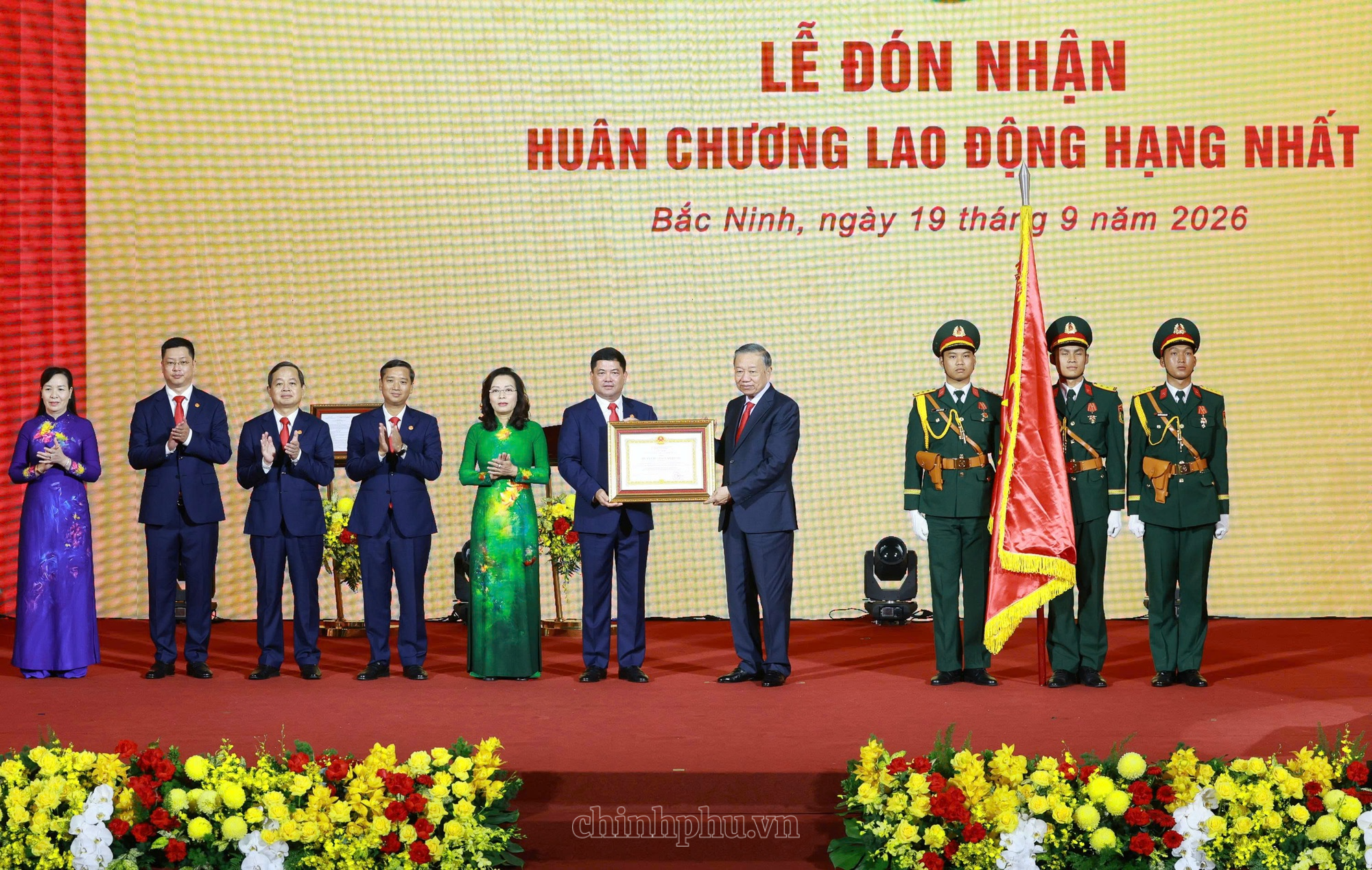 Tổng Bí thư, Chủ tịch nước Tô Lâm: Xây dựng Bắc Ninh trở thành đô thị hiện đại nhưng vẫn đậm đà hồn cốt văn hóa Kinh Bắc Tổng Bí thư, Chủ tịch nước Tô Lâm: Xây dựng Bắc Ninh trở thành đô thị hiện đại nhưng vẫn đậm đà hồn cốt văn hóa Kinh Bắc- Ảnh 3.