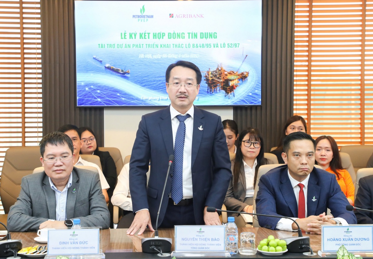 Ông Nguyễn Thiện Bảo - Thành viên Hội đồng thành viên, Tổng Giám đốc PVEP phát biểu tại Lễ ký kết