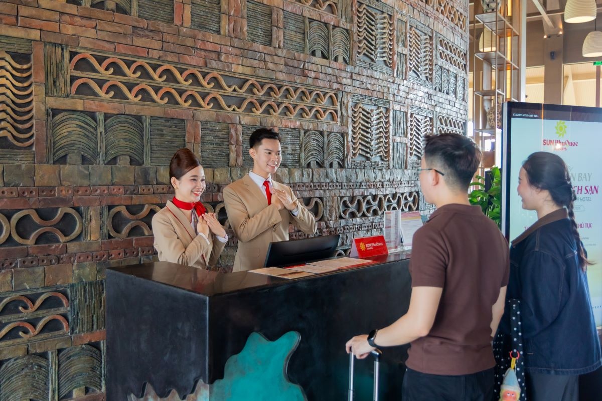 Khách lưu trú tại New World Phu Quoc Resort có thể hoàn tất thủ tục hàng không ngay tại khu nghỉ dưỡng. Khách lưu trú tại New World Phu Quoc Resort có thể hoàn tất thủ tục hàng không ngay tại khu nghỉ dưỡng.