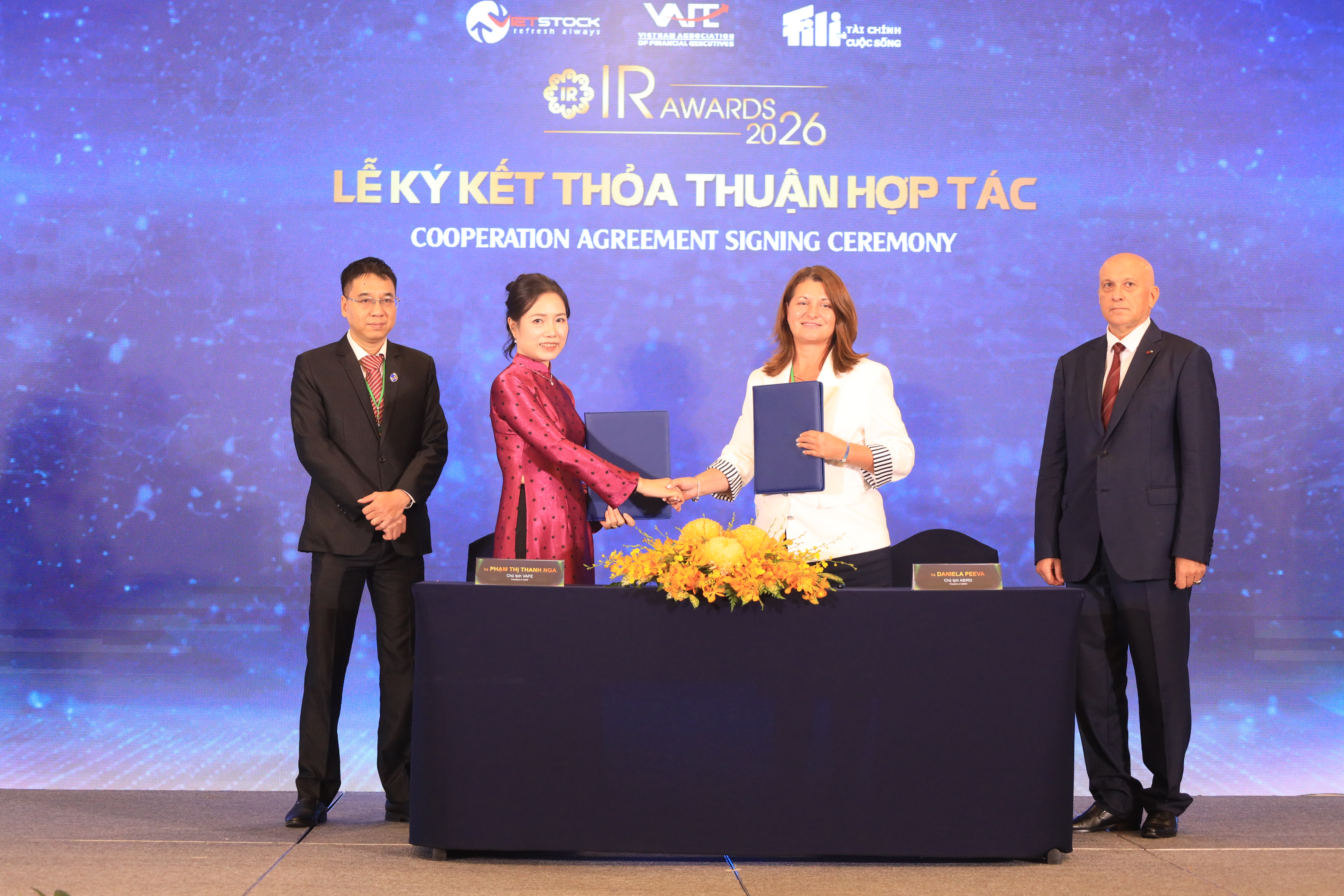 Lễ ký kết thỏa thuận Hợp tác giữa Vietstok và Lễ ký kết thỏa thuận Hợp tác giữa Vietstok và