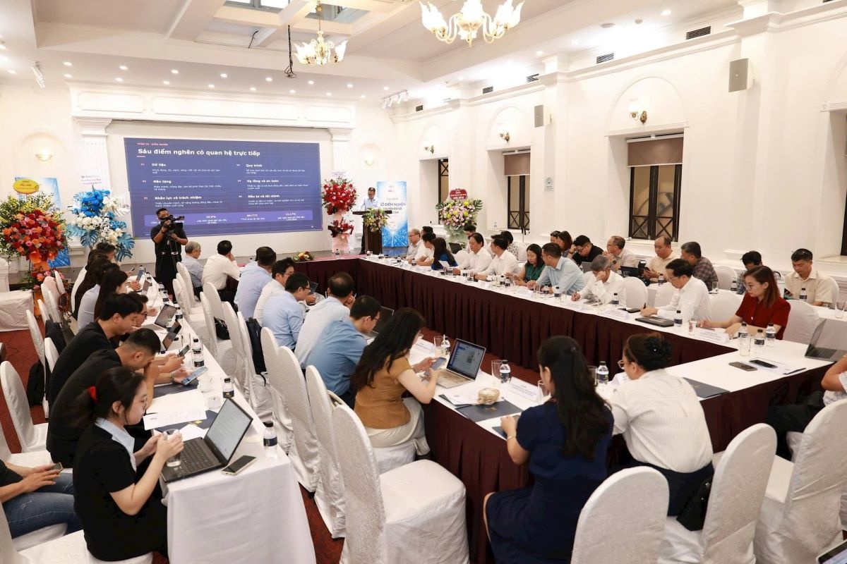 Tọa đàm “Gỡ điểm nghẽn chuyển đổi số quốc gia” Tọa đàm “Gỡ điểm nghẽn chuyển đổi số quốc gia”