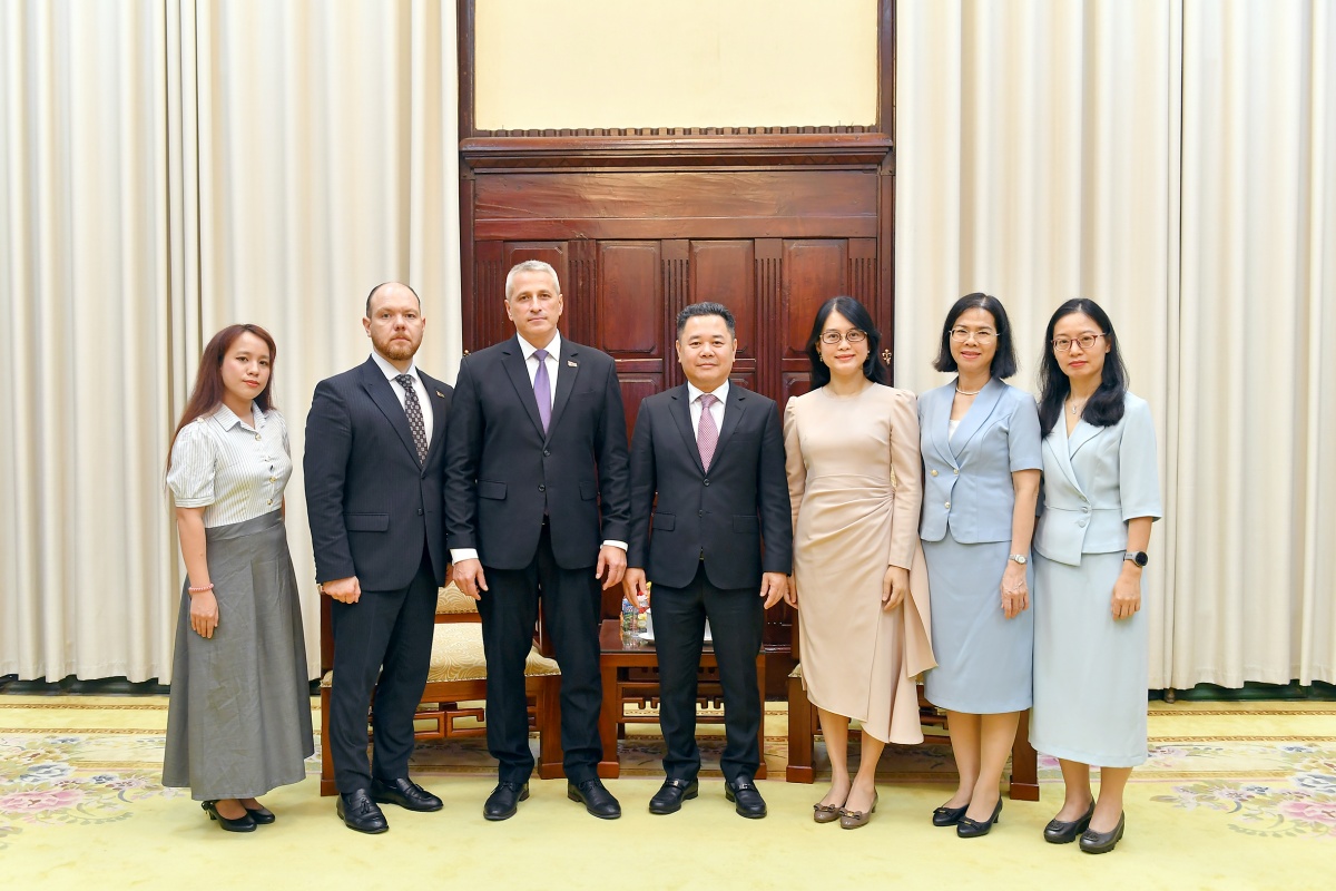 Phó Thống đốc Nguyễn Ngọc Cảnh tiếp và làm việc với Đại sứ Belarus tại Việt Nam Phó Thống đốc Nguyễn Ngọc Cảnh tiếp và làm việc với Đại sứ Belarus tại Việt Nam