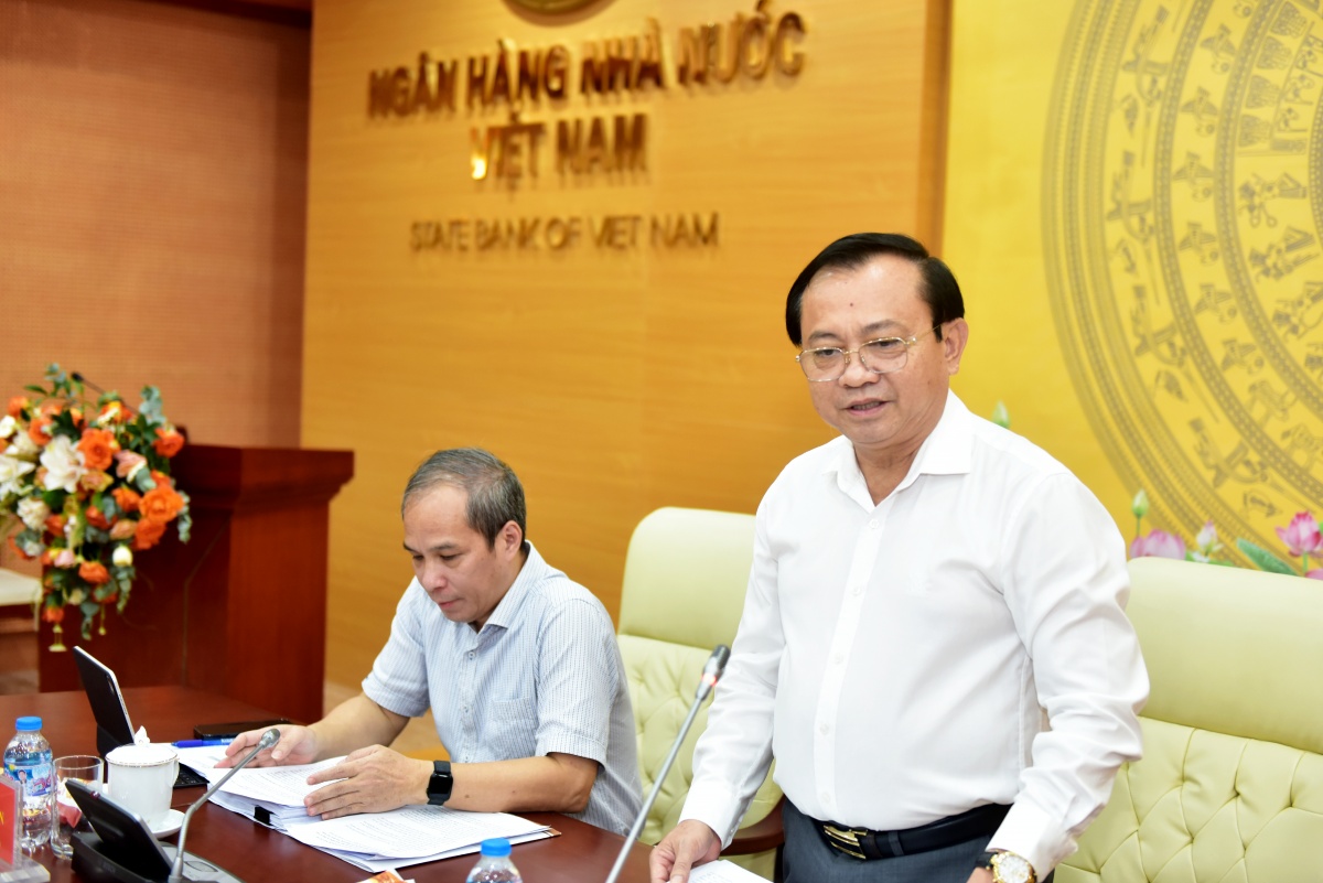 Thứ trưởng Bộ Tài chính Lê Tấn Cận, Trưởng đoàn kiểm tra phát biểu tại buổi làm việc Thứ trưởng Bộ Tài chính Lê Tấn Cận, Trưởng đoàn kiểm tra phát biểu tại buổi làm việc