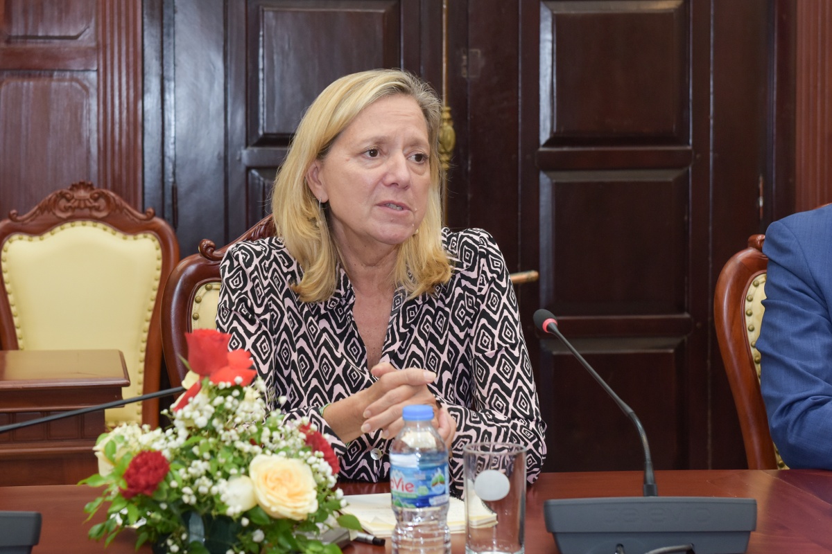 Bà Mariam J. Sherman – Giám đốc vùng WB phụ trách Việt Nam, Lào và Campuchia phát biểu tại buổi làm việc Bà Mariam J. Sherman – Giám đốc vùng WB phụ trách Việt Nam, Lào và Campuchia phát biểu tại buổi làm việc