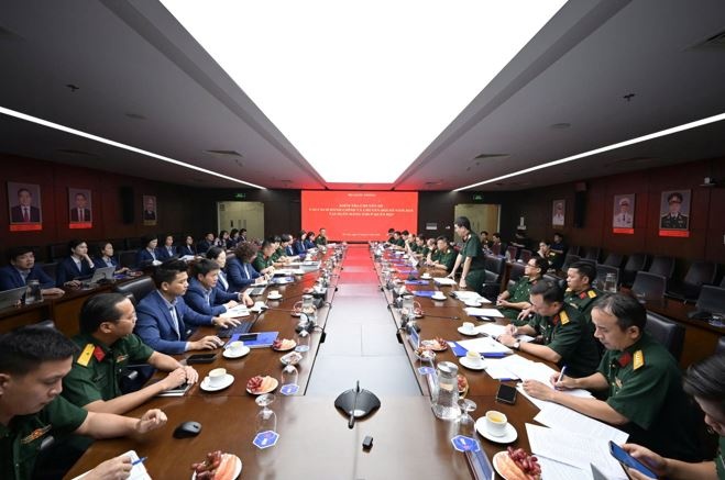 MB đón đoàn kiểm tra chuyên đề cải cách hành chính và chuyển đổi số của Bộ Quốc phòng MB đón đoàn kiểm tra chuyên đề cải cách hành chính và chuyển đổi số của Bộ Quốc phòng