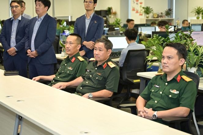 MB đón đoàn kiểm tra chuyên đề cải cách hành chính và chuyển đổi số của Bộ Quốc phòng MB đón đoàn kiểm tra chuyên đề cải cách hành chính và chuyển đổi số của Bộ Quốc phòng