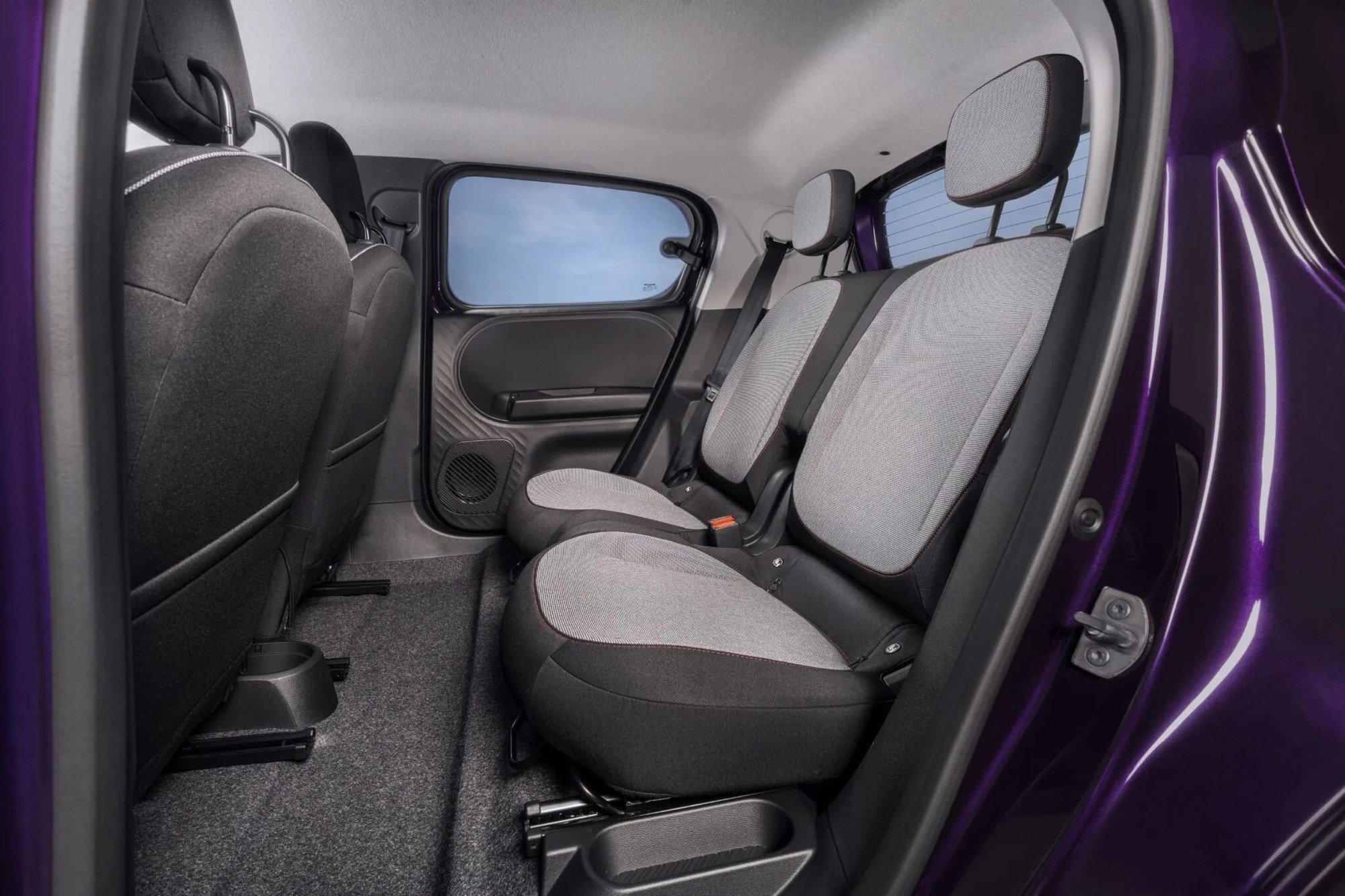 Nissan có xe điện cỡ nhỏ mới, giá quy đổi dự kiến dưới 600 triệu đồng Nissan có xe điện cỡ nhỏ mới, giá quy đổi dự kiến dưới 600 triệu đồng: Chạy 259km/sạc, tích hợp AI của Google - Ảnh 9.