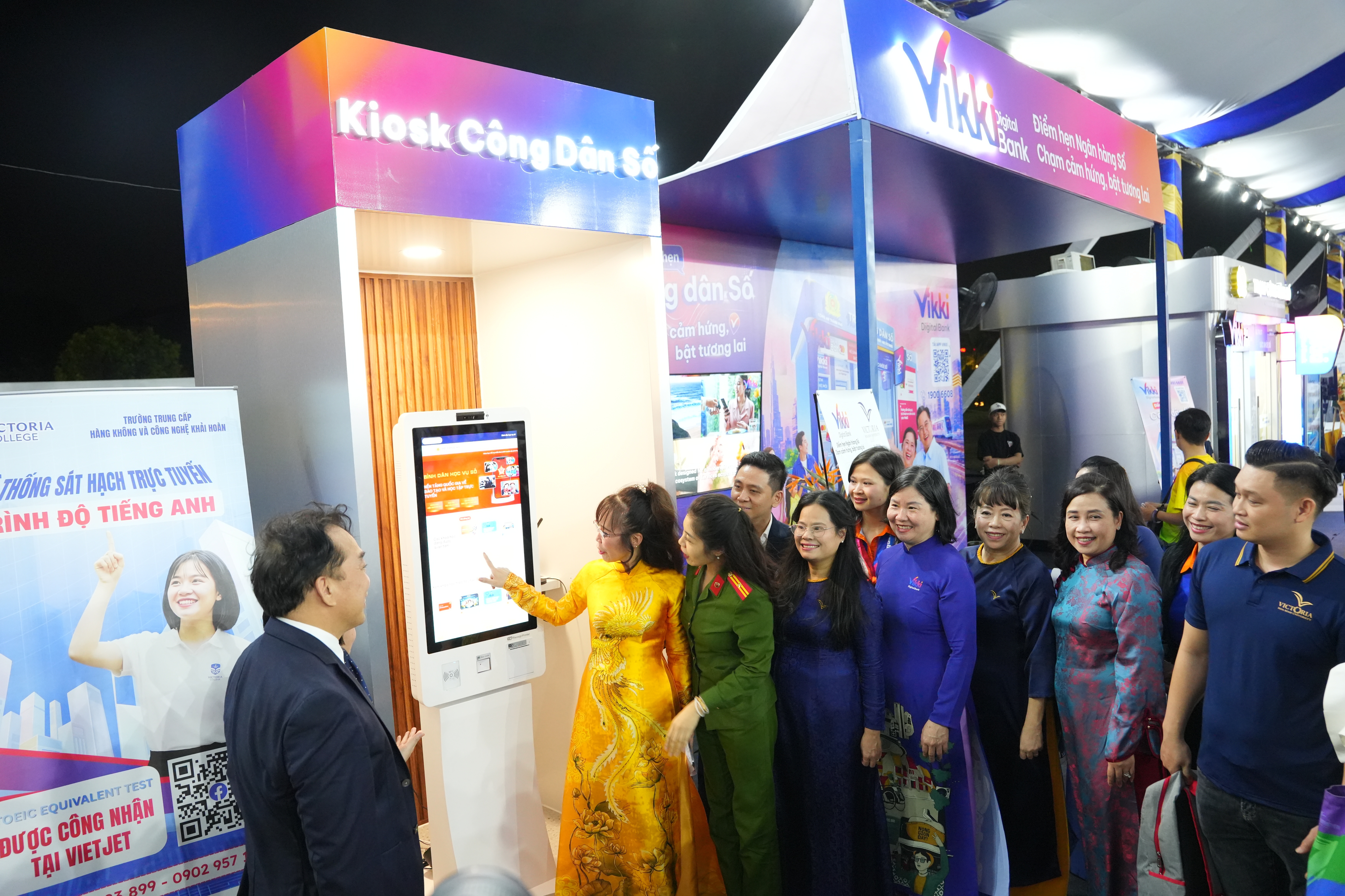 Vikki Digital Bank đưa giải pháp tài chính và tiện ích số toàn diện vào học đường