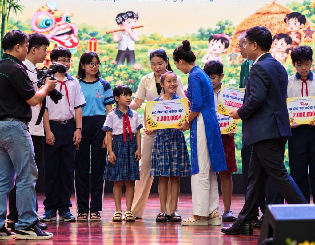 4/ Tân Hiệp Phát đồng hành với Trung tâm công tác xã hội - Quỹ bảo trợ trẻ em Bình Dương để chăm lo cho trẻ em trong nhiều năm qua. 4/ Tân Hiệp Phát đồng hành với Trung tâm công tác xã hội - Quỹ bảo trợ trẻ em Bình Dương để chăm lo cho trẻ em trong nhiều năm qua.