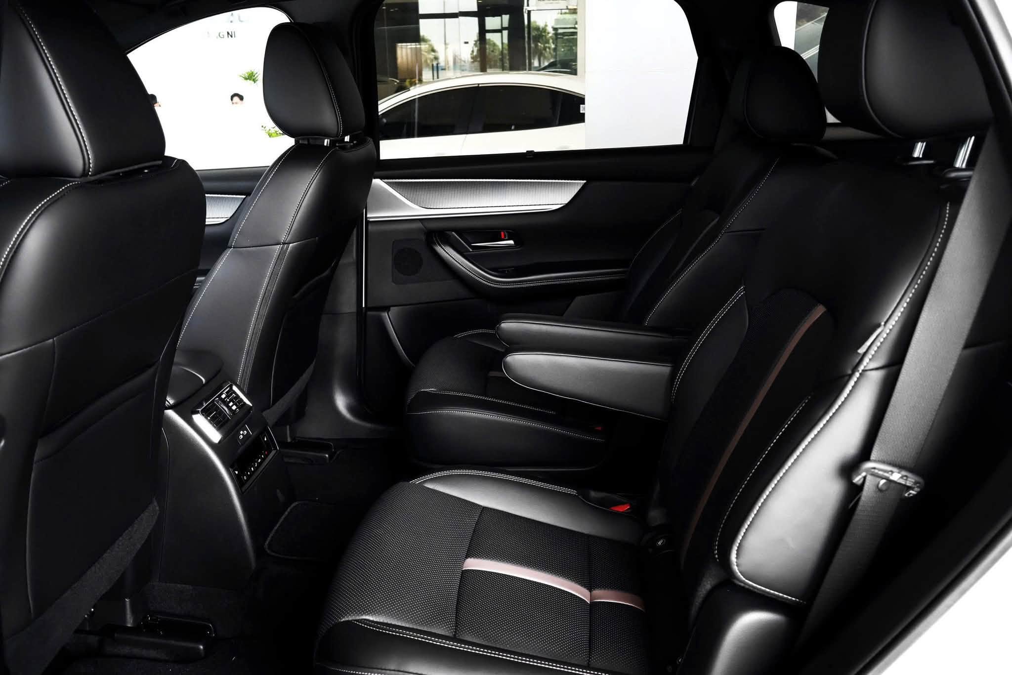 Mazda CX-90 giảm giá hơn 80 triệu tại đại lý: Bản PHEV còn 2,218 tỷ đồng, tăng sức cạnh tranh Palisade, Teramont - Ảnh 7.