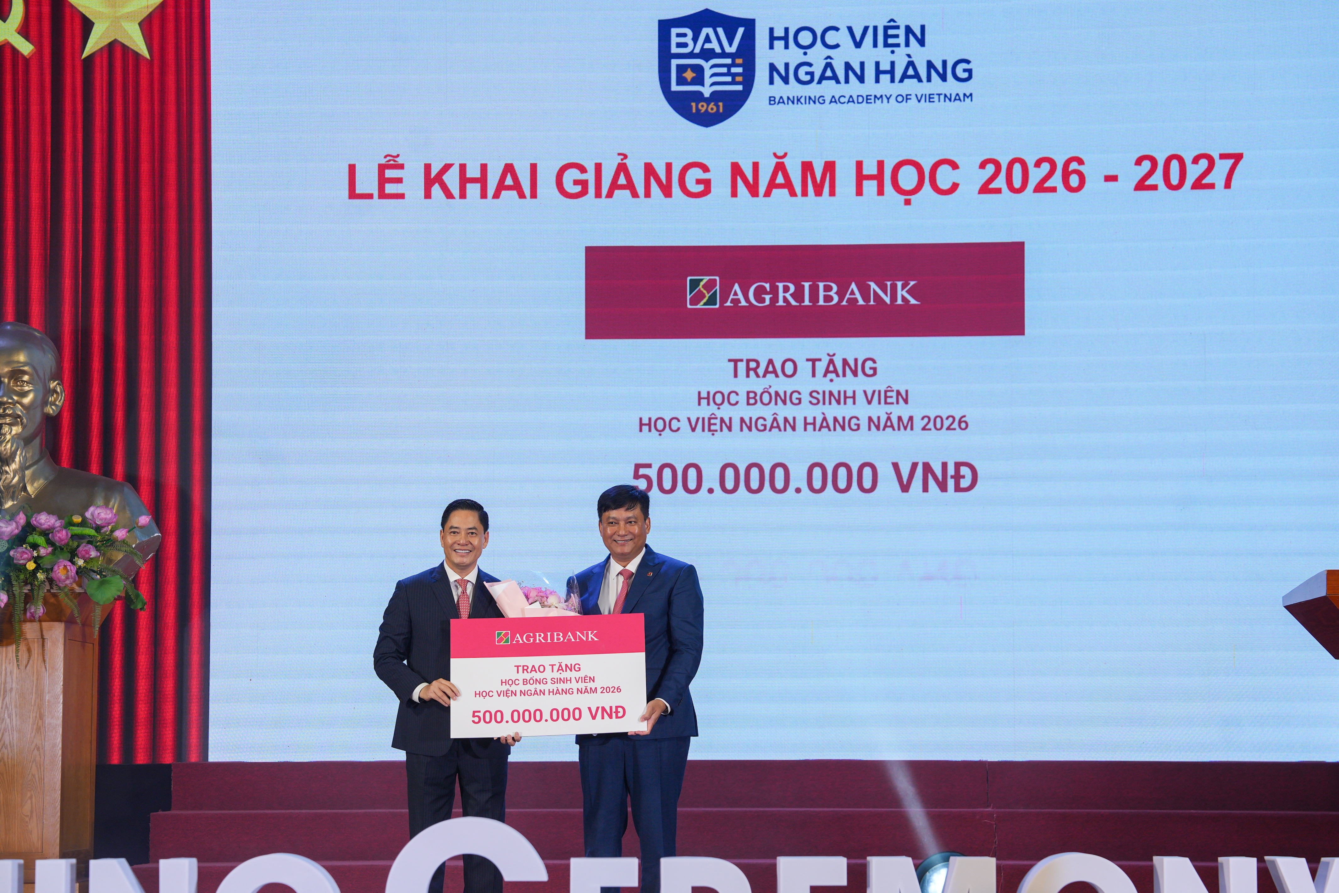 Mang sức trẻ, nhiệt huyết chinh phục tri thức, đóng góp tích cực cho ngành Ngân hàng Mang sức trẻ, nhiệt huyết chinh phục tri thức, đóng góp tích cực cho ngành Ngân hàng