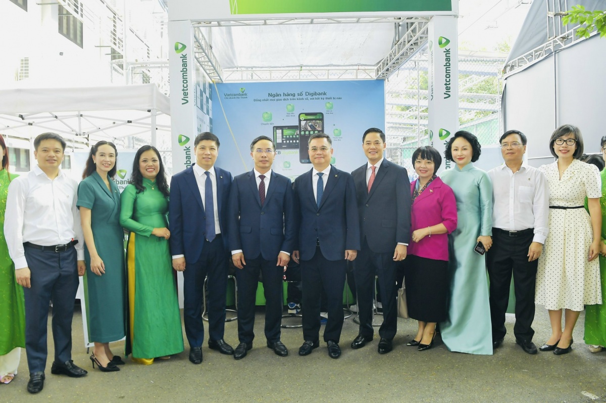 Mang sức trẻ, nhiệt huyết chinh phục tri thức, đóng góp tích cực cho ngành Ngân hàng Mang sức trẻ, nhiệt huyết chinh phục tri thức, đóng góp tích cực cho ngành Ngân hàng