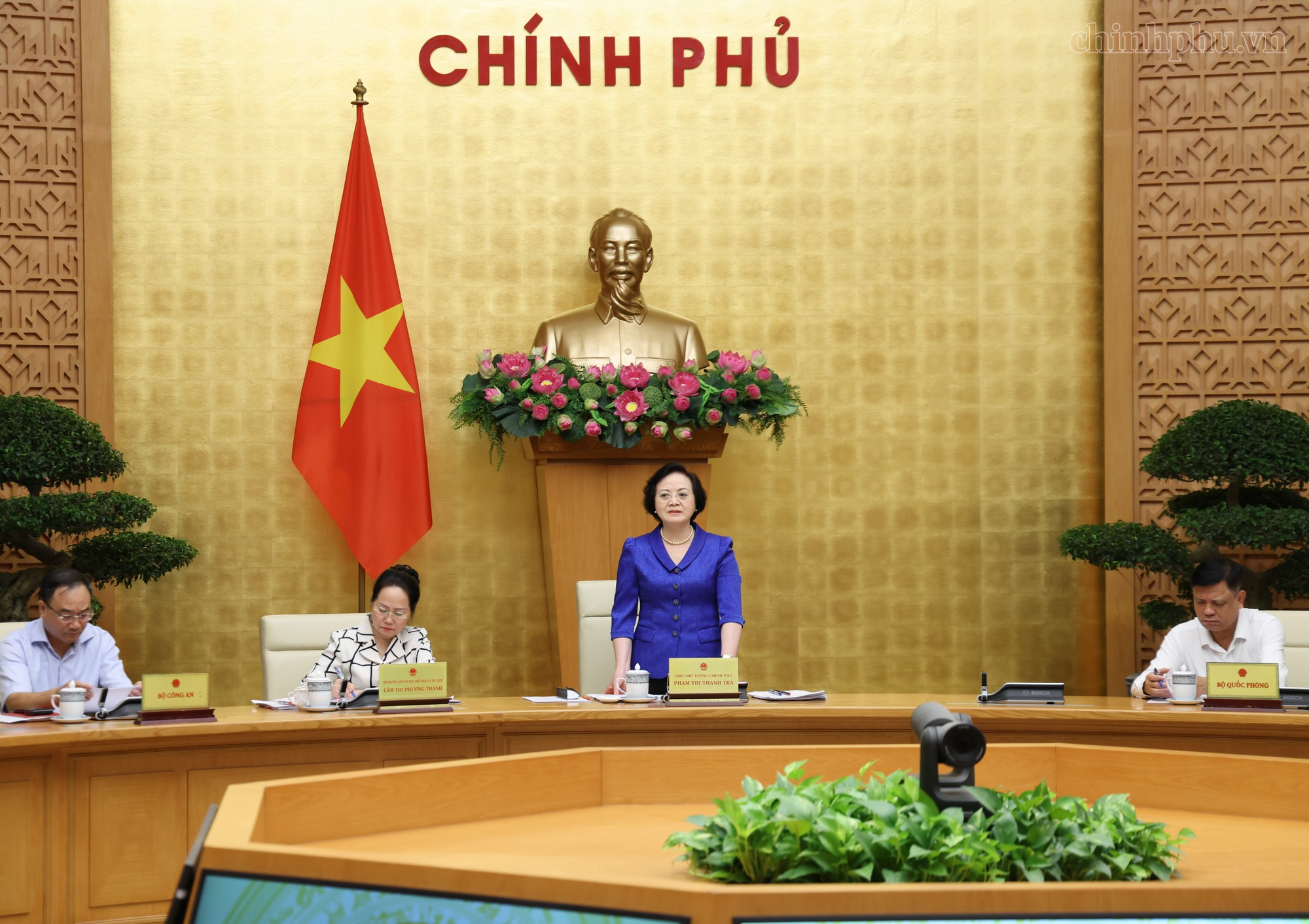Kích hoạt mạnh mẽ tinh thần Nghị quyết 26-NQ/TW, nghiên cứu cơ chế đặc thù cho du lịch Kích hoạt mạnh mẽ tinh thần Nghị quyết 26-NQ/TW, nghiên cứu cơ chế đặc thù cho du lịch- Ảnh 6.