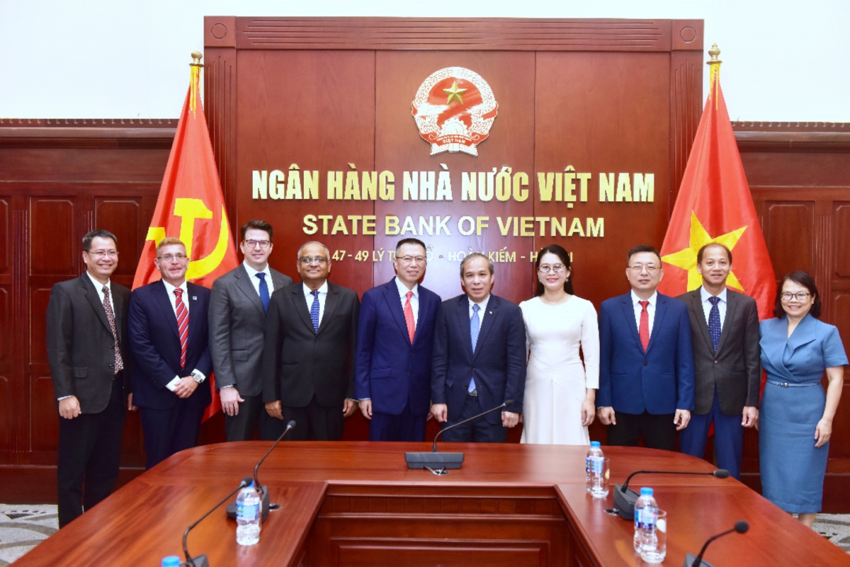 Phó Thống đốc Thường trực Đoàn Thái Sơn tiếp Giám đốc Khu vực Đông Nam Á của ADB Phó Thống đốc Thường trực Đoàn Thái Sơn tiếp Giám đốc Khu vực Đông Nam Á của ADB