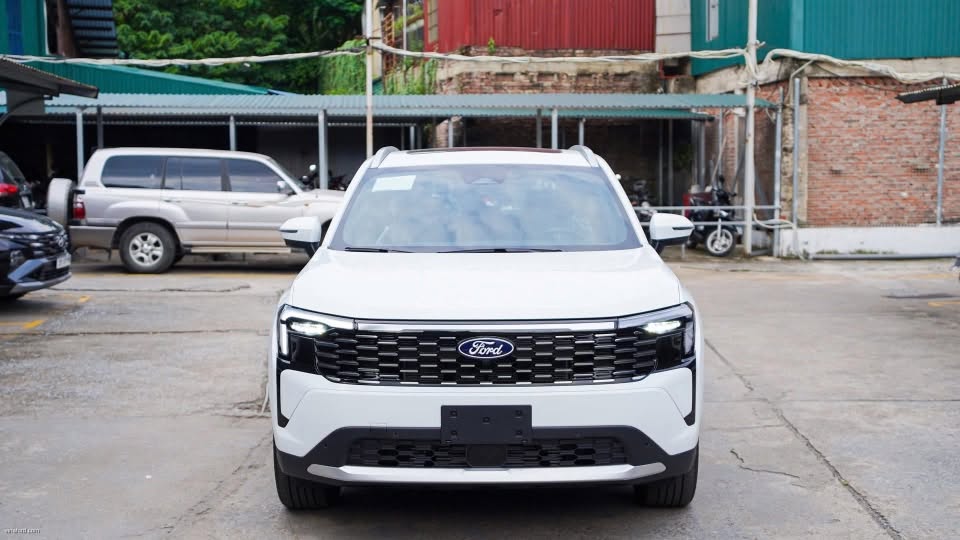 undefined Loạt SUV hạng C ‘đua nhau’ giảm giá