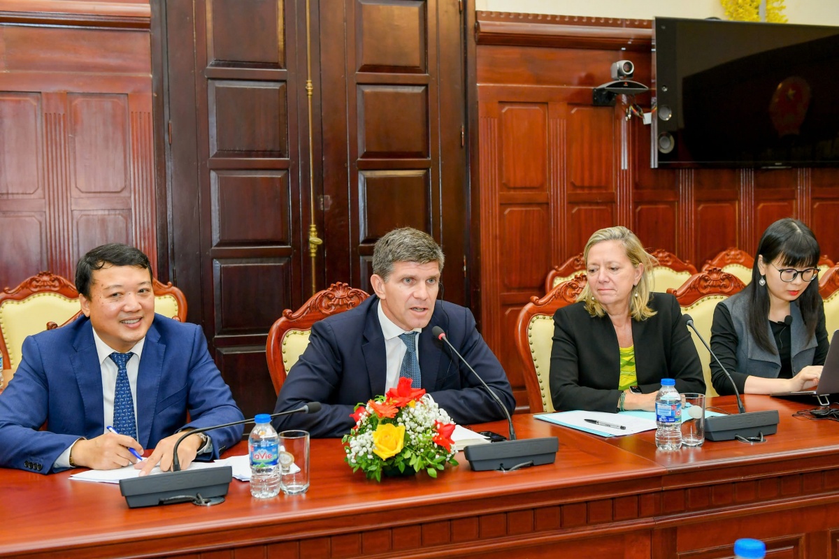 Ông Arnaud Dupoizat phát biểu tại buổi tiếp Ông Arnaud Dupoizat phát biểu tại buổi tiếp