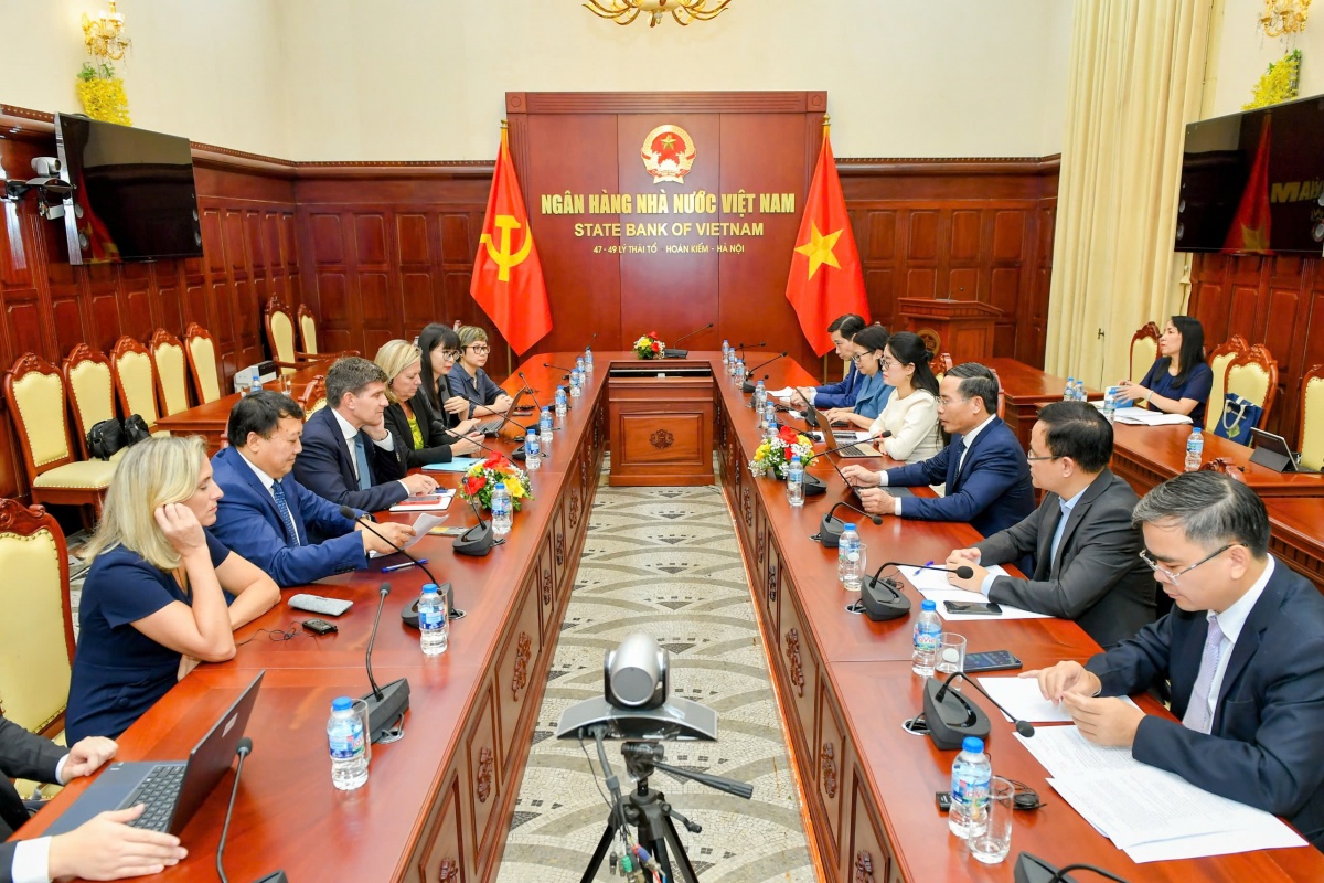 Ông Arnaud Dupoizat phát biểu tại buổi tiếp Ông Arnaud Dupoizat phát biểu tại buổi tiếp