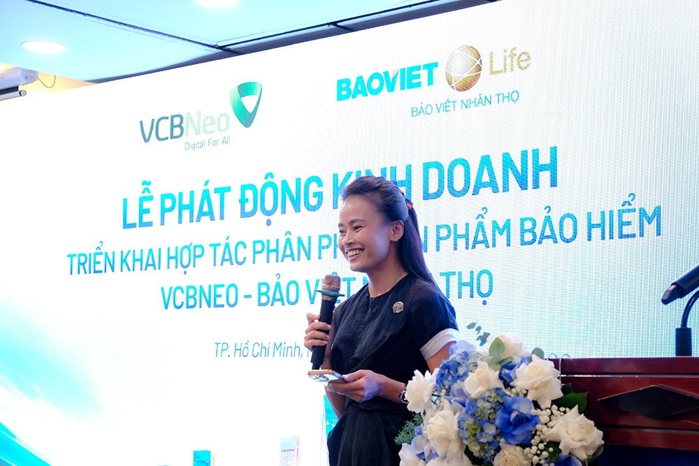 Phát biểu của bà Đặng Thị Vân Hòa - Phó Tổng Giám đốc VCBNeo