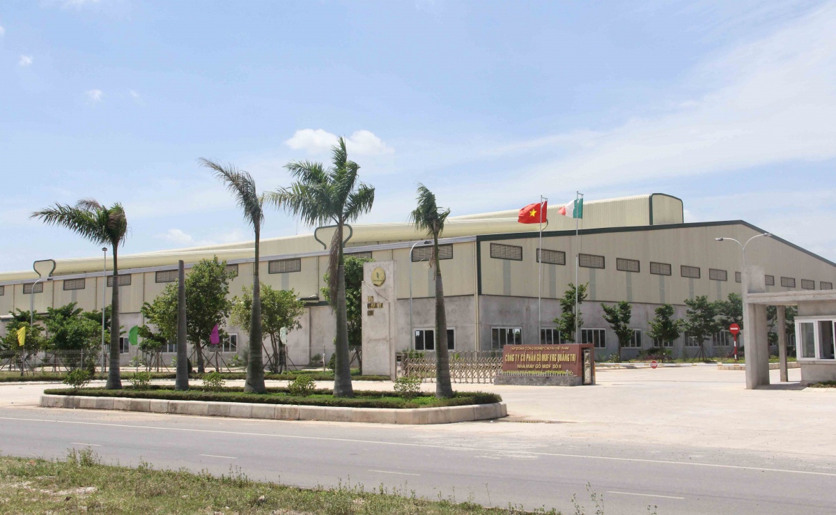 Phát triển NƠXH là chủ trương lớn nhằm bảo đảm an sinh xã hội, nhất là đối với người thu nhập thấp, công nhân người lao động trong các KCN…. Phát triển NƠXH là chủ trương lớn nhằm bảo đảm an sinh xã hội, nhất là đối với người thu nhập thấp, công nhân người lao động trong các KCN….