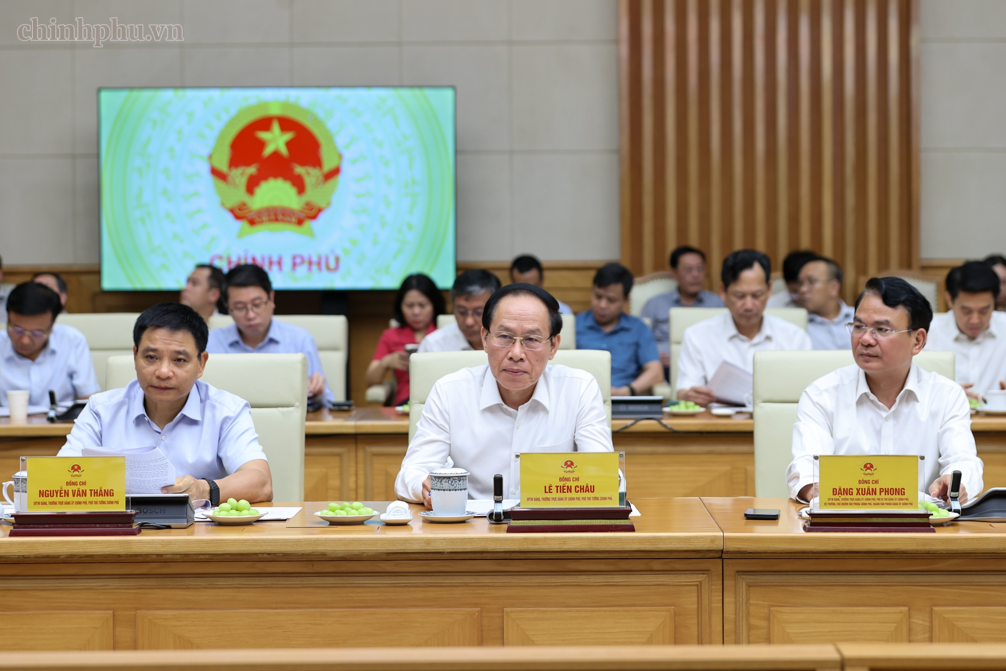 Nâng tầm công tác phối hợp, đề cao trách nhiệm chính trị trong hoàn thiện thể chế kiến tạo phát triển Nâng tầm công tác phối hợp, đề cao trách nhiệm chính trị trong hoàn thiện thể chế kiến tạo phát triển- Ảnh 7.