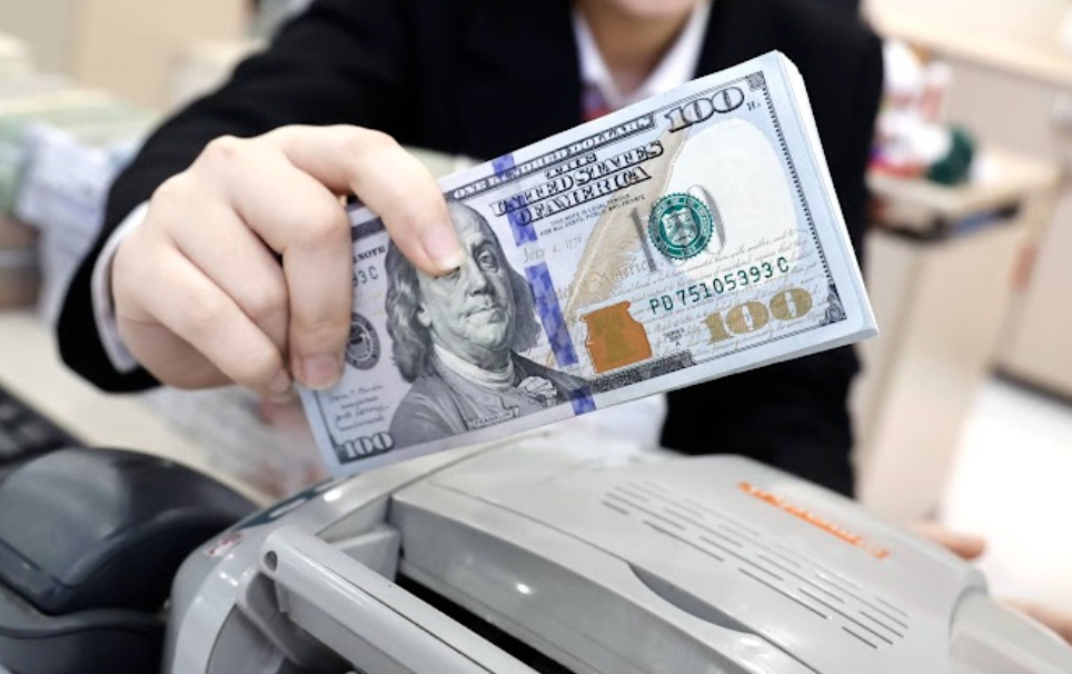 Ngân hàng giúp doanh nghiệp dựng 'lá chắn' trước biến động tỷ giá Ngân hàng giúp doanh nghiệp dựng 'lá chắn' trước biến động tỷ giá