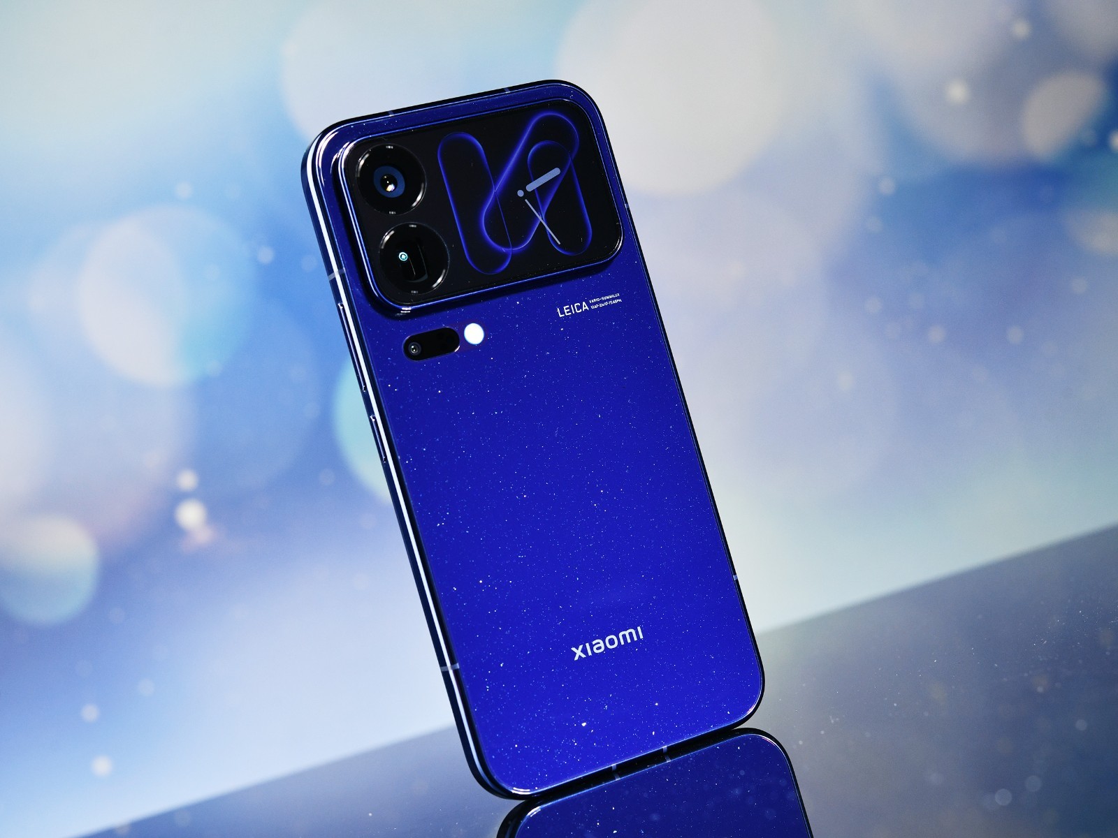 Xiaomi 18 Pro Max màu Xanh Ngân Hà: vật liệu đá sao cắt mỏng 0,11 mm - Ảnh 2.
