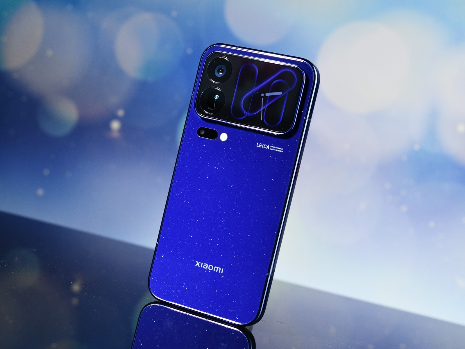 Xiaomi 18 Pro Max màu Xanh Ngân Hà: vật liệu đá sao cắt mỏng 0,11 mm - Ảnh 3.