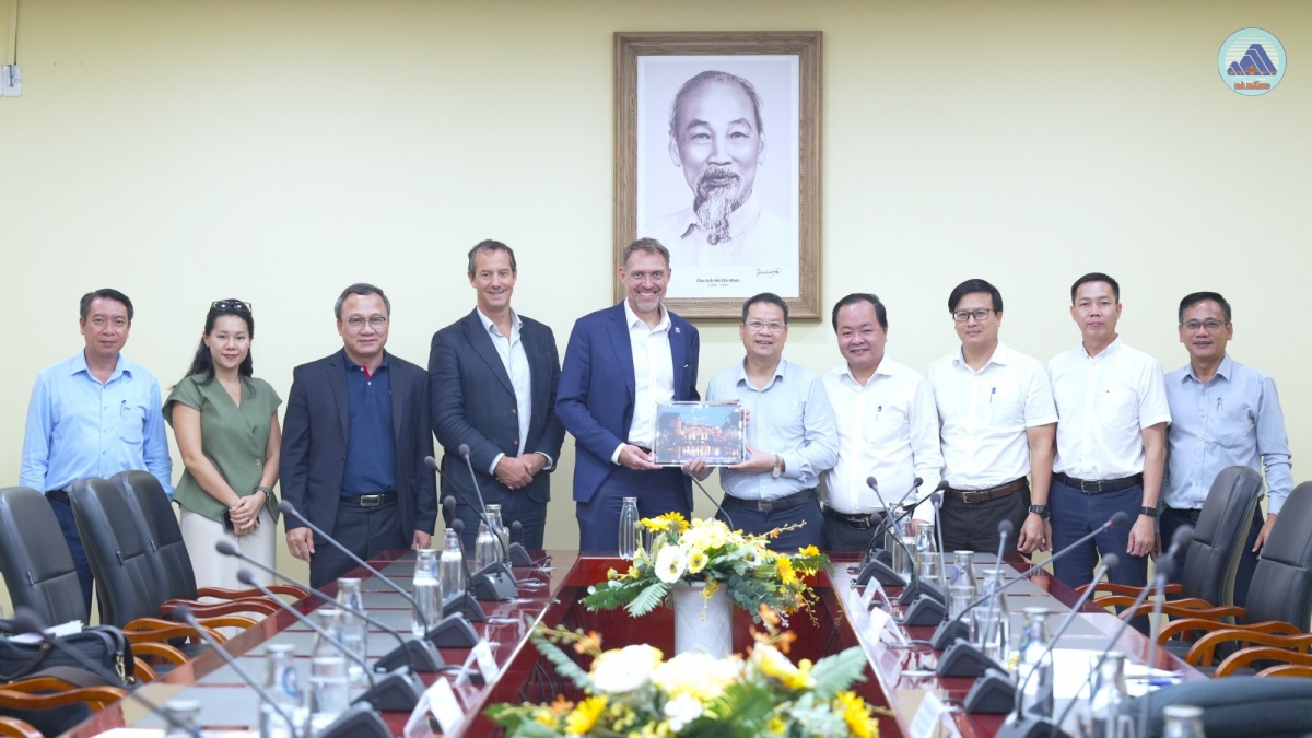 Doanh nghiệp Hoa Kỳ muốn đầu tư nhà máy sản xuất máy bay điện tại Đà Nẵng Doanh nghiệp Hoa Kỳ muốn đầu tư nhà máy sản xuất máy bay điện tại Đà Nẵng