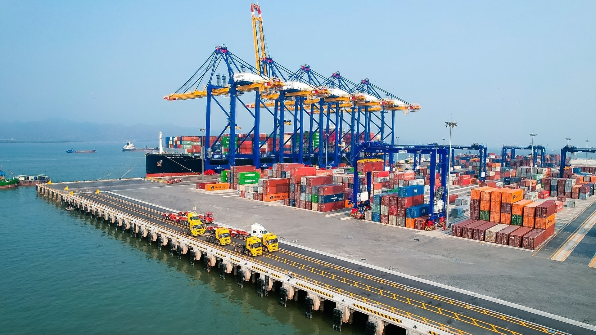 Phát huy vai trò của hệ thống ngân hàng Việt Nam trong hỗ trợ hoạt động xuất - nhập khẩu