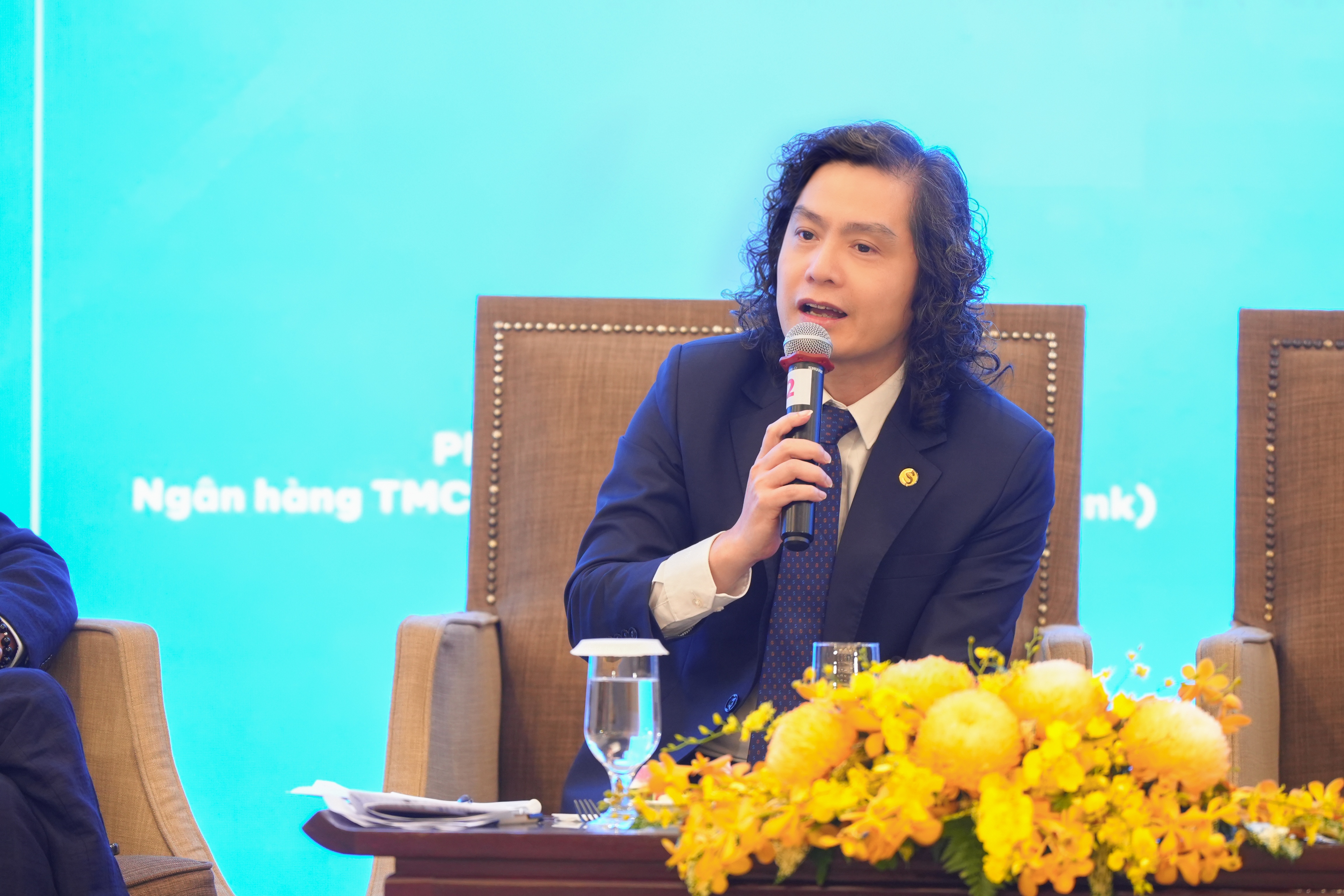 Ông Lưu Danh Đức - Phó Tổng Giám đốc SACOMBANK tham gia thảo luận tại tọa đàm trong khuôn khổ giải thưởng Ông Lưu Danh Đức - Phó Tổng Giám đốc SACOMBANK tham gia thảo luận tại tọa đàm trong khuôn khổ giải thưởng