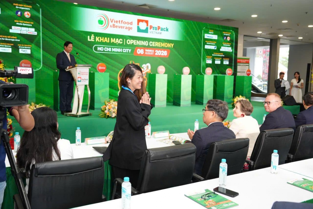 Bà Patsy Lim, Phó Tổng Giám đốc phụ trách Marketing của SABECO tại lễ khai mạc triển lãm ngày 6/8/2026 