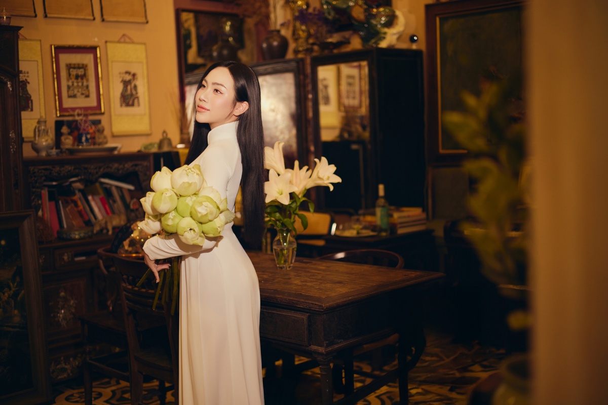 undefined Hình ảnh của ca sĩ Đặng Ngọc Anh trong MV.