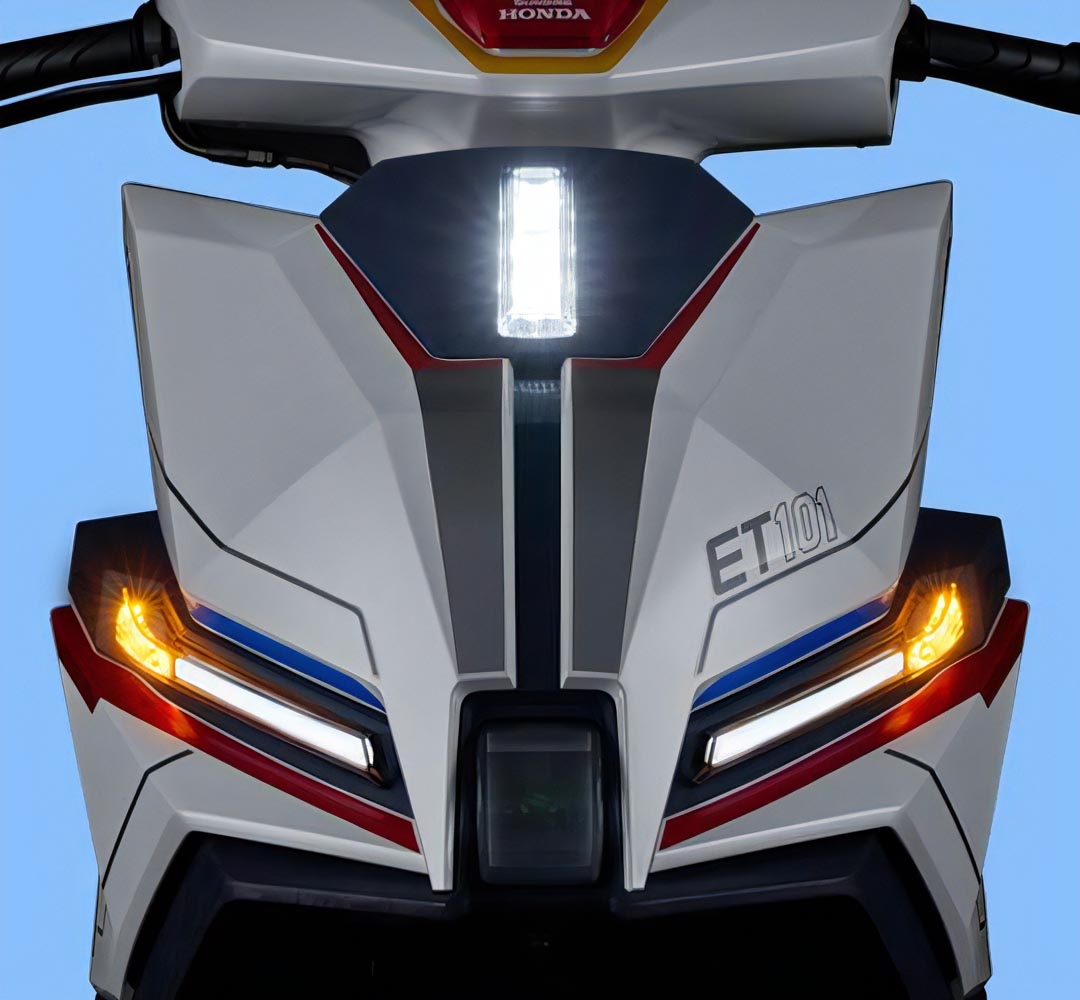 Honda tung xe tay ga Gundam giá 38 triệu đồng gây sốt