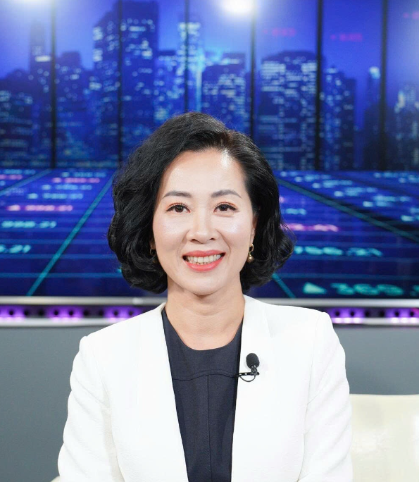 bà Hoàng Thị Tuyết Hạnh, Phó Tổng Giám đốc Công ty CP Chứng khoán OCBS