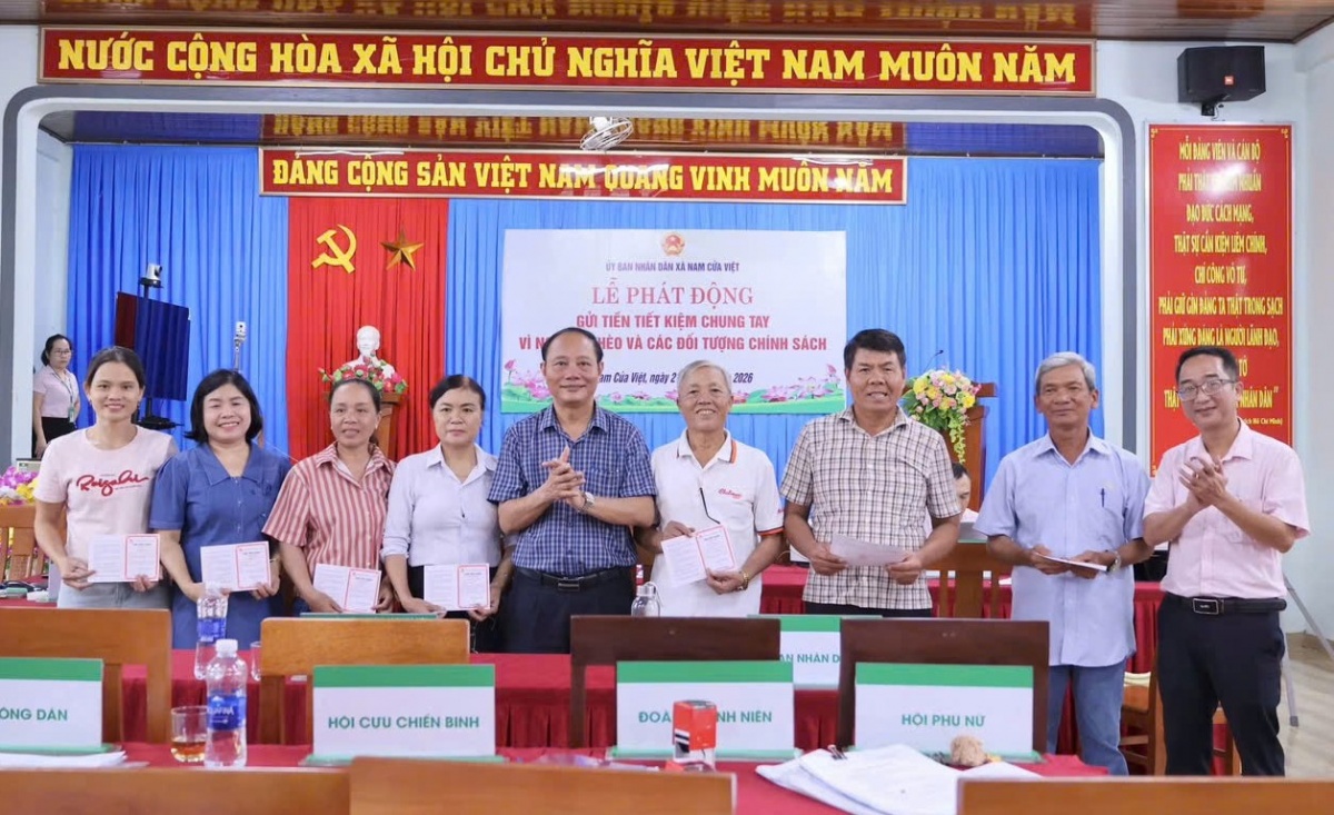 Gửi tiết kiệm, tiếp thêm nguồn vốn cho người nghèo và các đối tượng chính sách. Gửi tiết kiệm, tiếp thêm nguồn vốn cho người nghèo và các đối tượng chính sách.