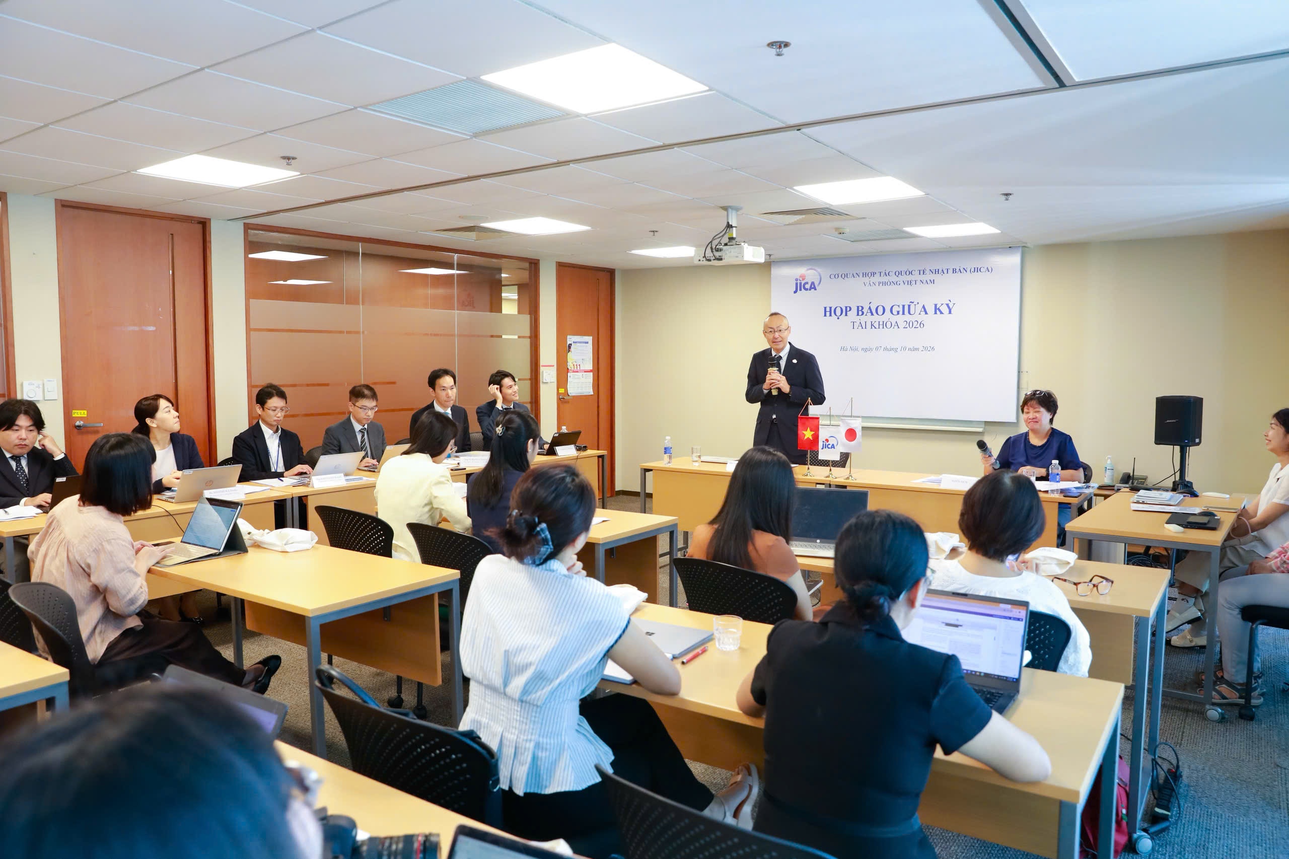 JICA hướng tới nâng cam kết vốn ODA cho Việt Nam lên trên 100 tỷ yên mỗi năm JICA hướng tới nâng cam kết vốn ODA cho Việt Nam lên trên 100 tỷ yên mỗi năm