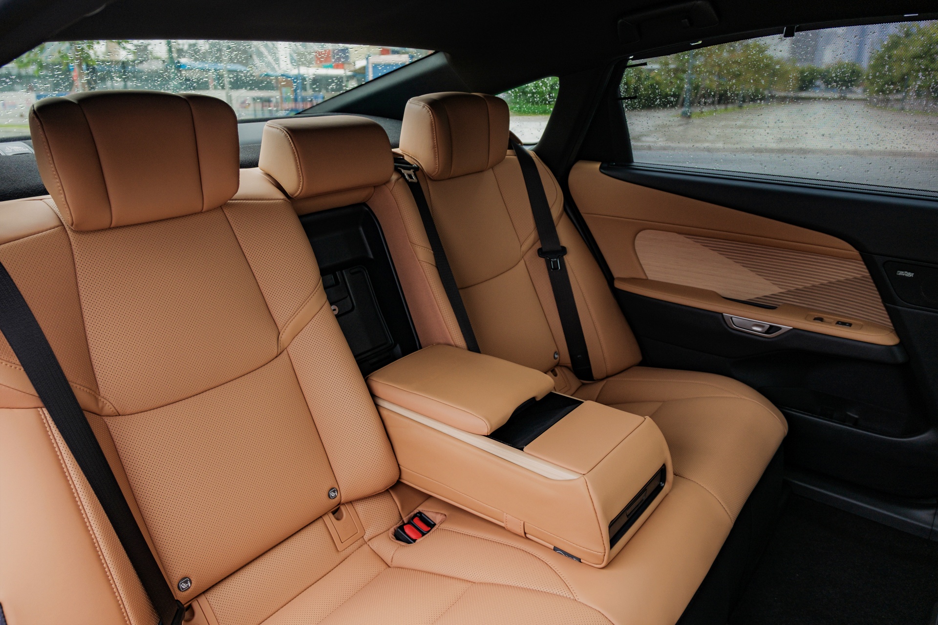 Lexus ES 2026 ra mắt Việt Nam, giá từ 2,34 tỷ đồng Lexus ES 2026 ra mắt Việt Nam: Giá từ 2,34 tỷ đồng, lần đầu có cả hybrid và điện, ADAS nâng cấp, kích thước lớn hơn cả E-Class, 5 Series - Ảnh 12.