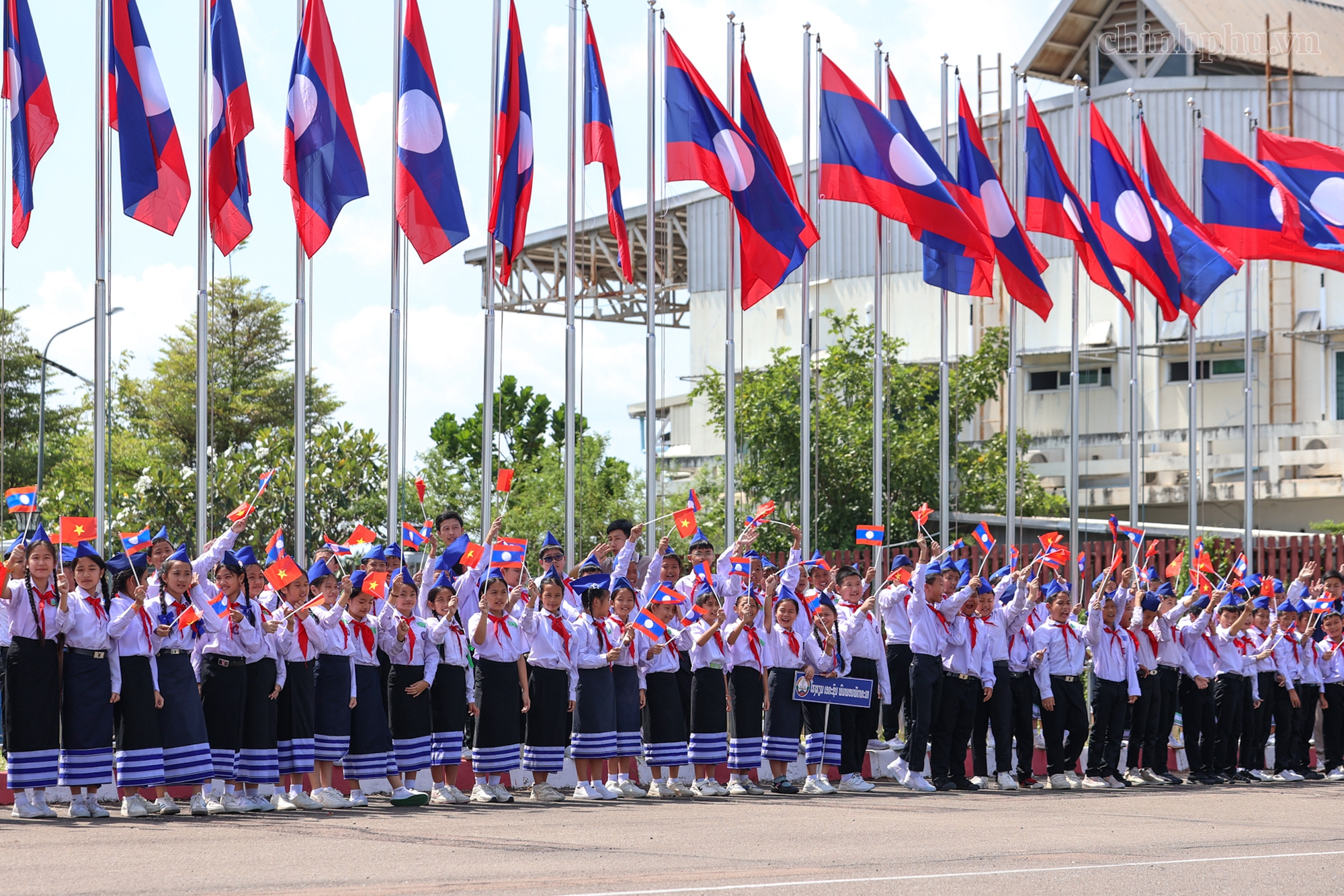 Thủ tướng Lê Minh Hưng tới Thủ đô Vientiane, bắt đầu chuyến thăm chính thức Lào Thủ tướng Lê Minh Hưng tới Thủ đô Vientiane, bắt đầu chuyến thăm chính thức Lào- Ảnh 5.