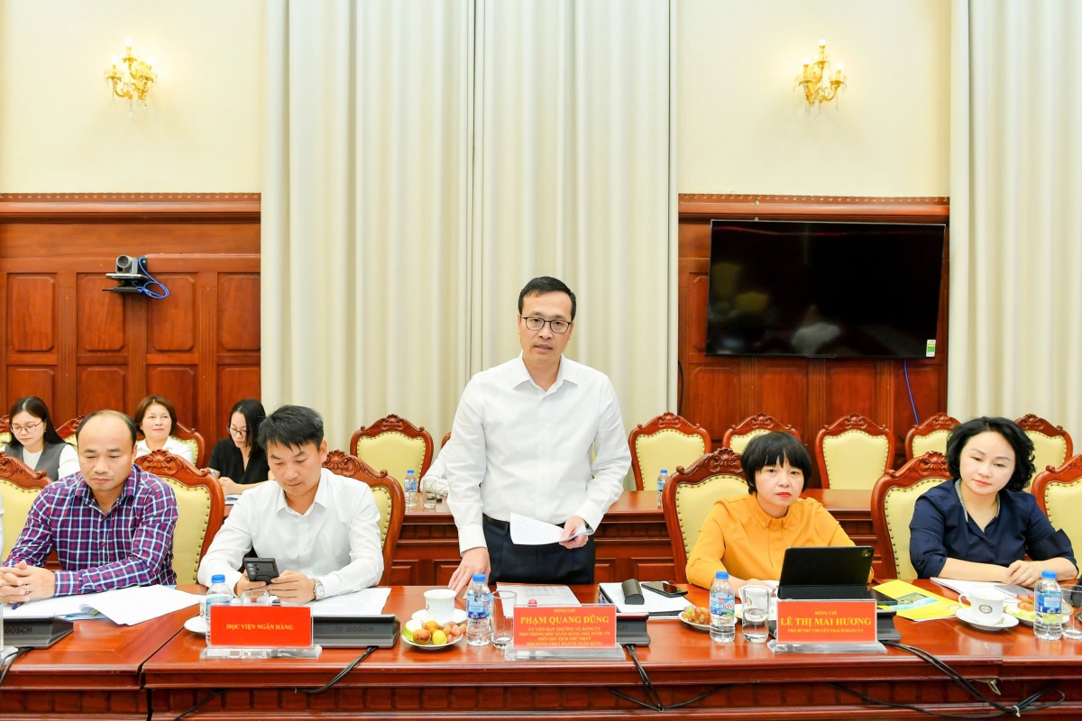 Công bố Quyết định kiểm tra việc thực hiện các quy định của pháp luật về công tác thi đua, khen thưởng tại NHNN Công bố Quyết định kiểm tra việc thực hiện các quy định của pháp luật về công tác thi đua, khen thưởng tại NHNN