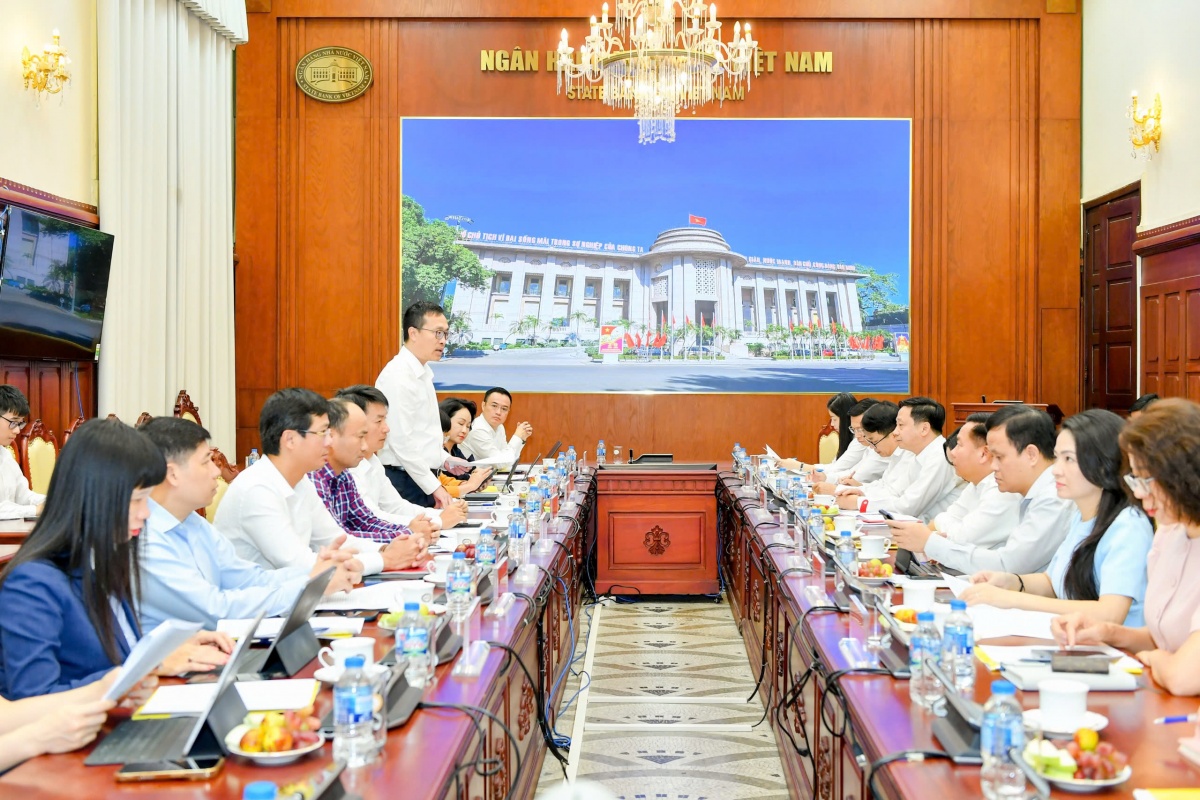Công bố Quyết định kiểm tra việc thực hiện các quy định của pháp luật về công tác thi đua, khen thưởng tại NHNN Công bố Quyết định kiểm tra việc thực hiện các quy định của pháp luật về công tác thi đua, khen thưởng tại NHNN