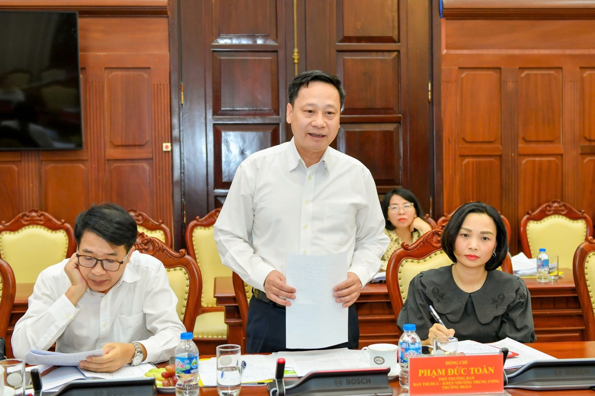 Công bố Quyết định kiểm tra việc thực hiện các quy định của pháp luật về công tác thi đua, khen thưởng tại NHNN Công bố Quyết định kiểm tra việc thực hiện các quy định của pháp luật về công tác thi đua, khen thưởng tại NHNN