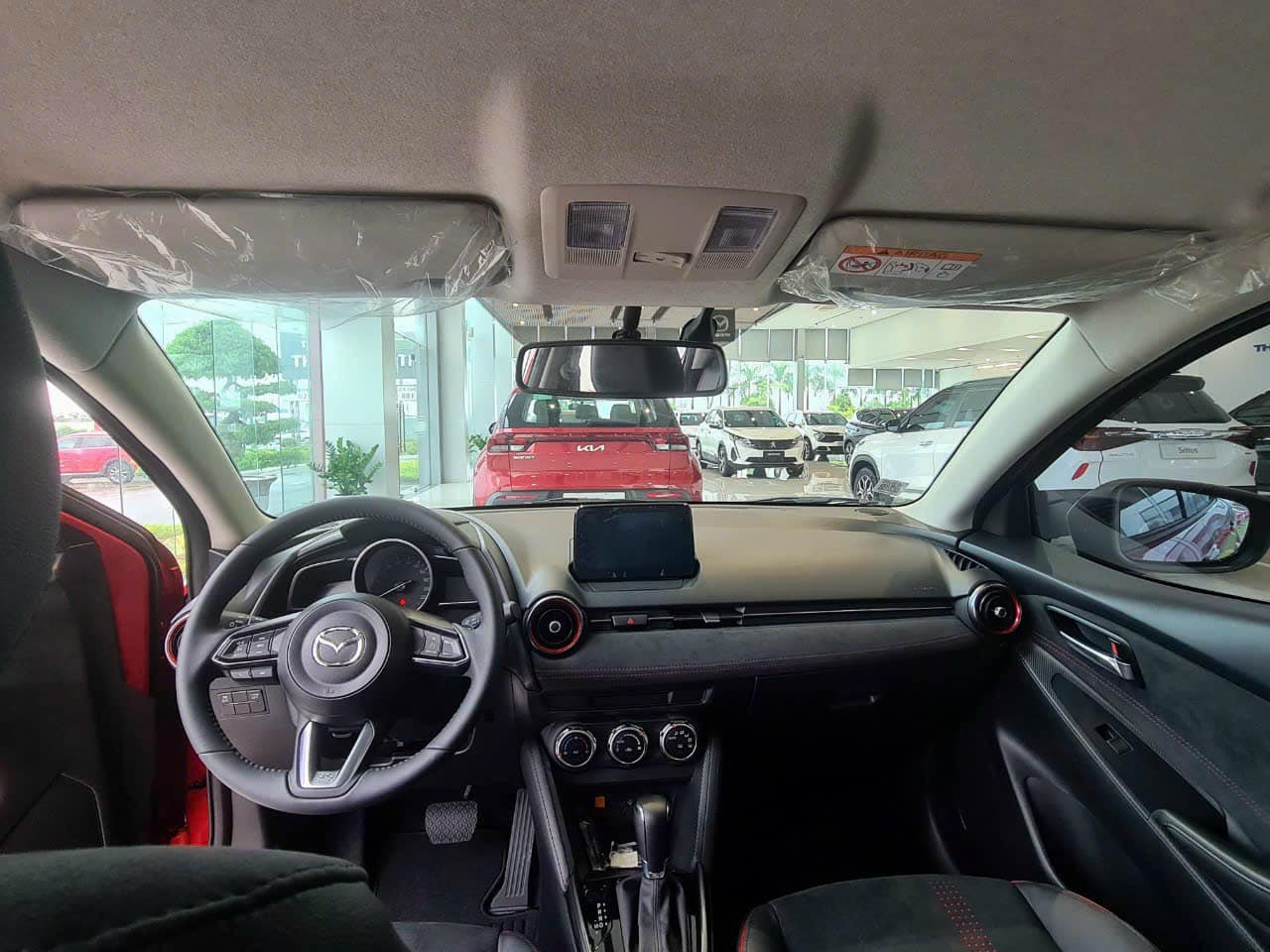 Mazda2 có giá chưa đến 400 triệu đồng Mazda2 giá chưa đến 400 triệu, thực tế tại đại lý có thể còn thấp hơn - Ảnh 2.