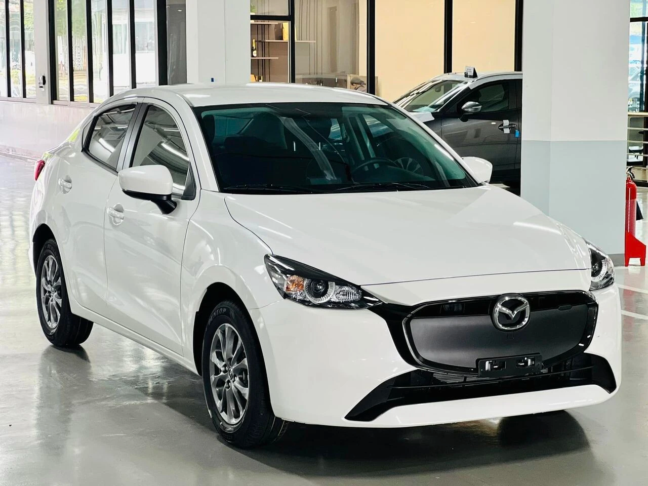 Mazda2 có giá chưa đến 400 triệu đồng