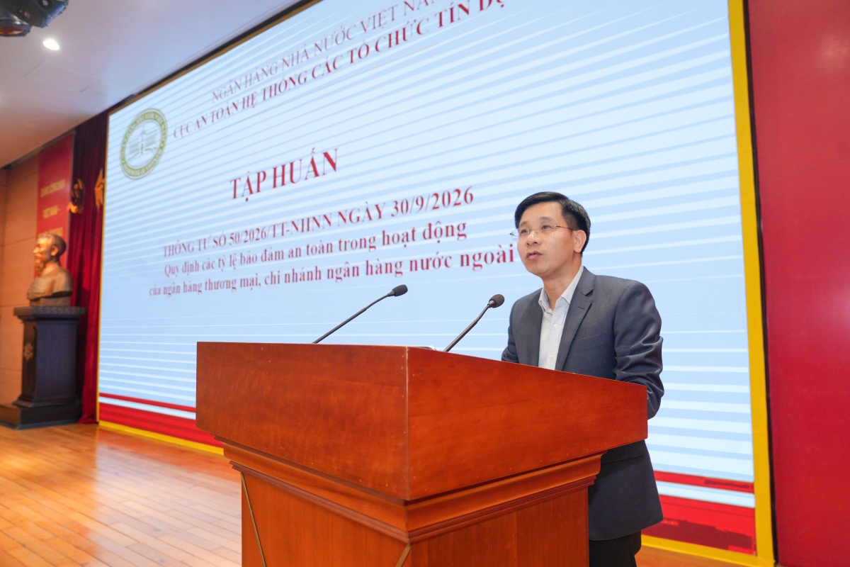 Ông Nguyễn Đức Long - Cục trưởng Cục An toàn hệ thống các tổ chức tín dụng phát biểu khai mạc tại Hội nghị Ông Nguyễn Đức Long - Cục trưởng Cục An toàn hệ thống các tổ chức tín dụng phát biểu khai mạc tại Hội nghị