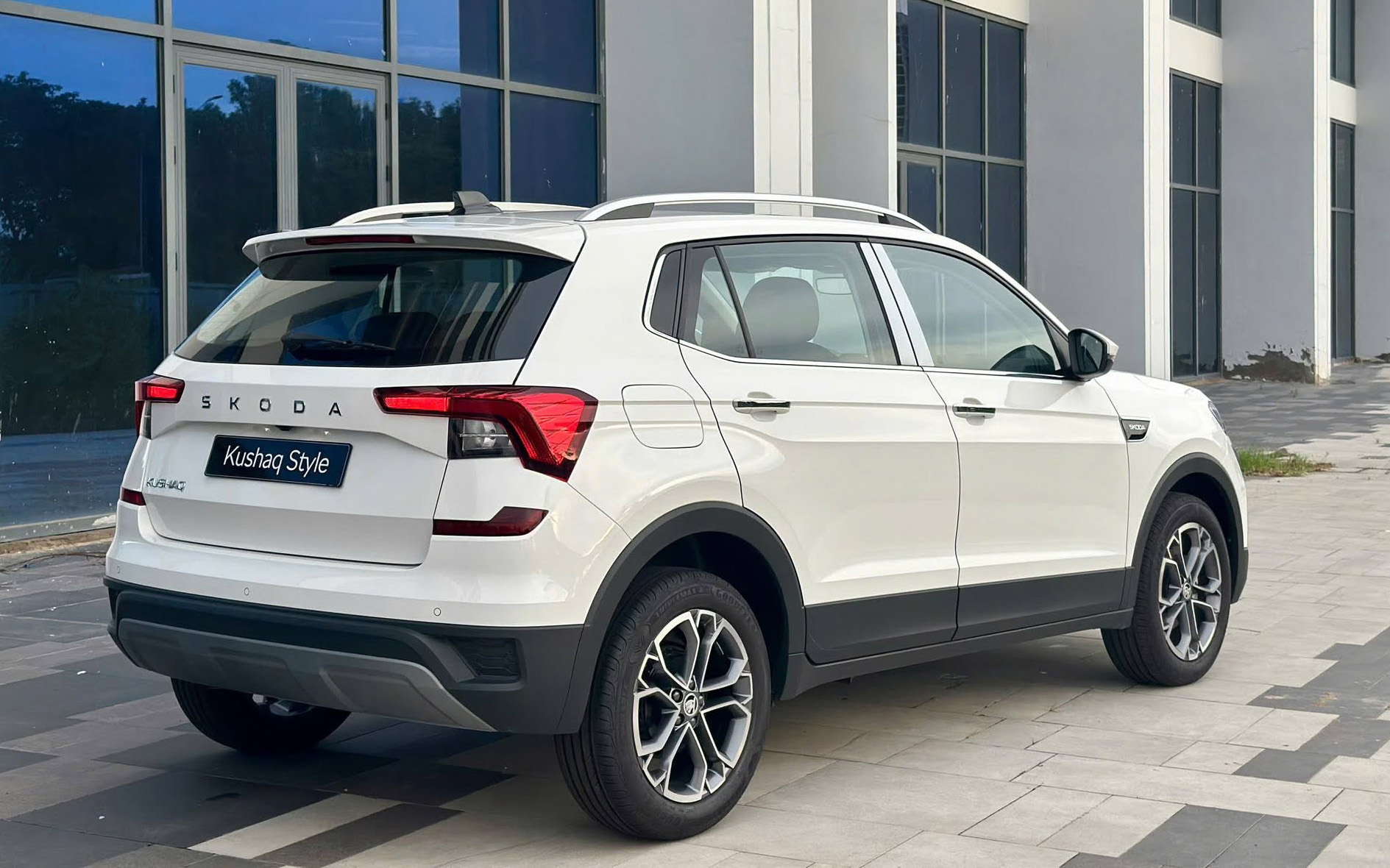 Skoda Kushaq giảm giá còn 469 triệu đồng tại đại lý Skoda Kushaq giảm giá 'kịch sàn' còn 469 triệu đồng tại đại lý: Rẻ ngang Sonet dù ngang cơ Seltos, nhưng kèm điều kiện - Ảnh 4.