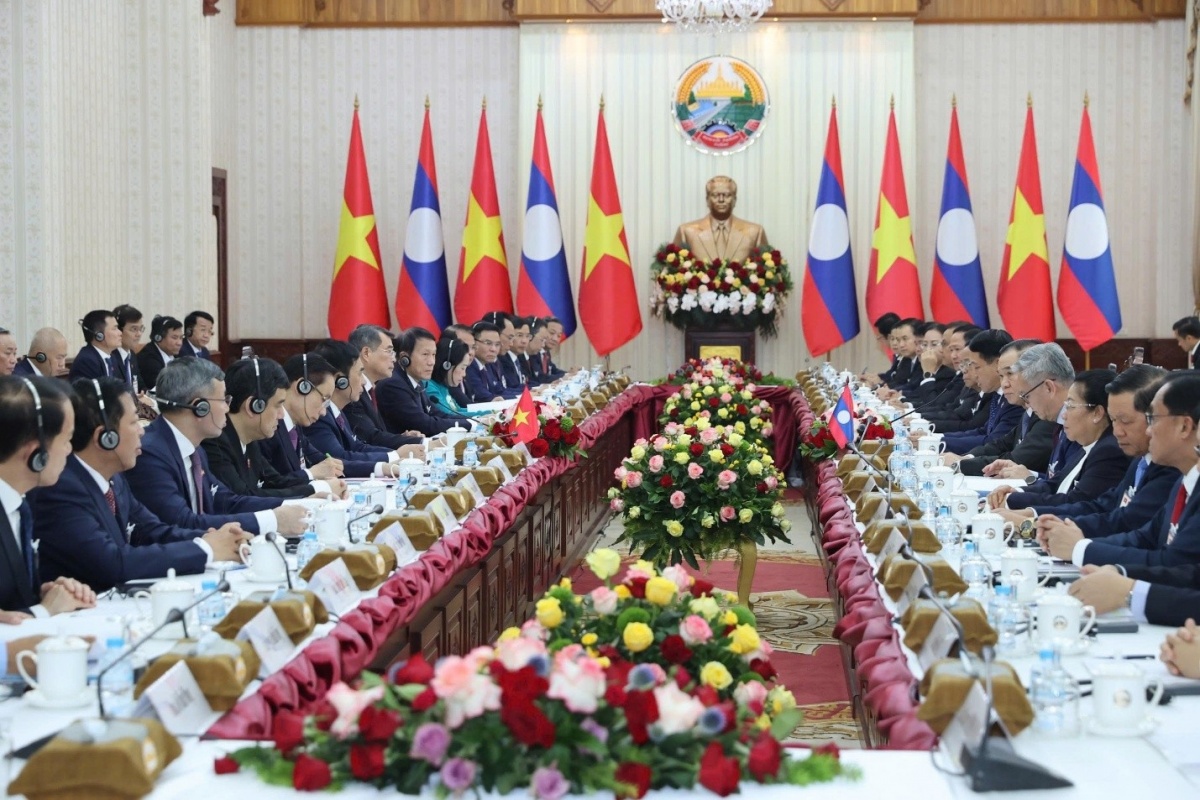 Hội đàm giữa Thủ tướng Lê Minh Hưng và Thủ tướng Lào Saleumxay Kommasith Hội đàm giữa Thủ tướng Lê Minh Hưng và Thủ tướng Lào Saleumxay Kommasith