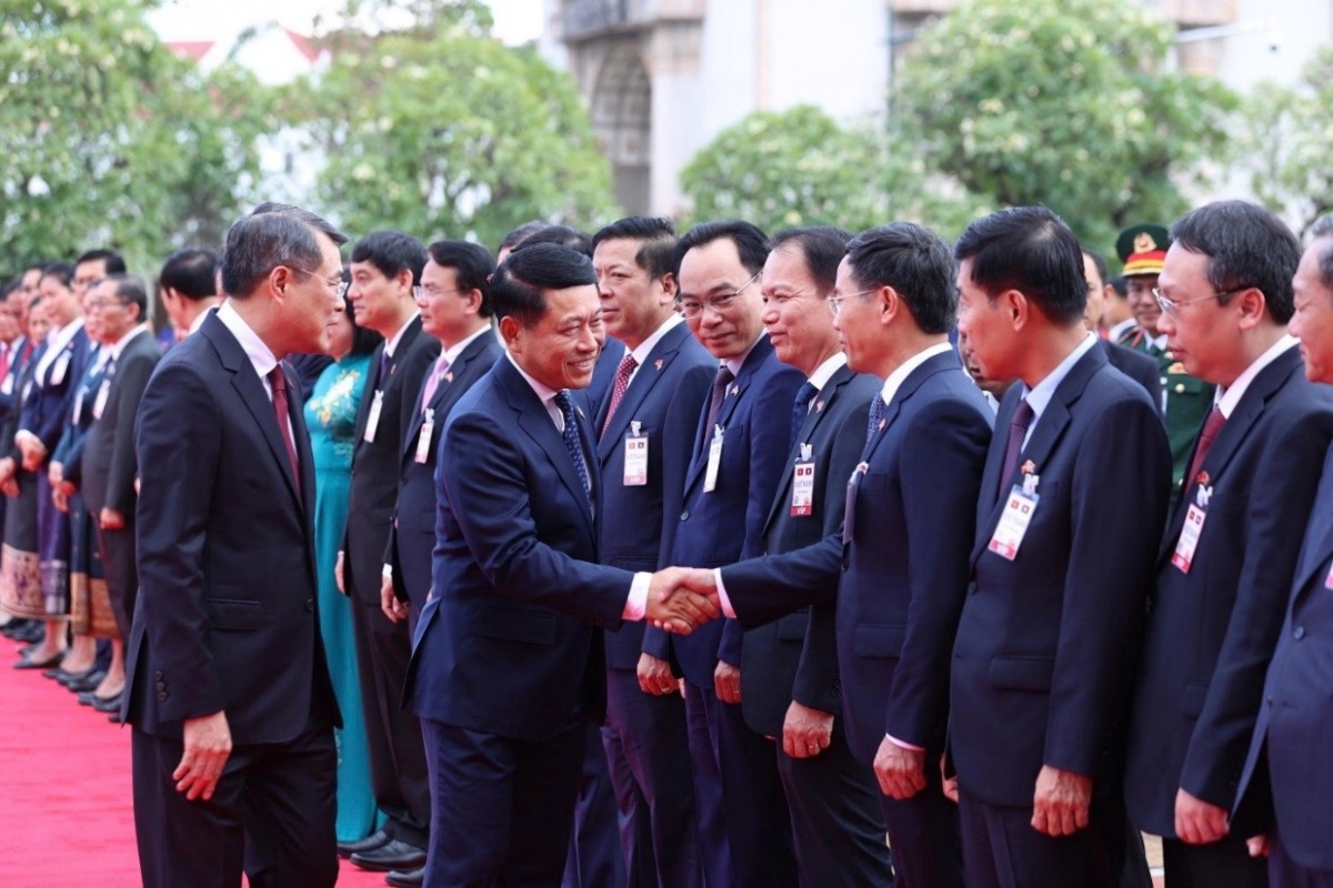 Lễ đón chính thức của Thủ tướng Lào Saleumxay Kommasith Lễ đón chính thức của Thủ tướng Lào Saleumxay Kommasith