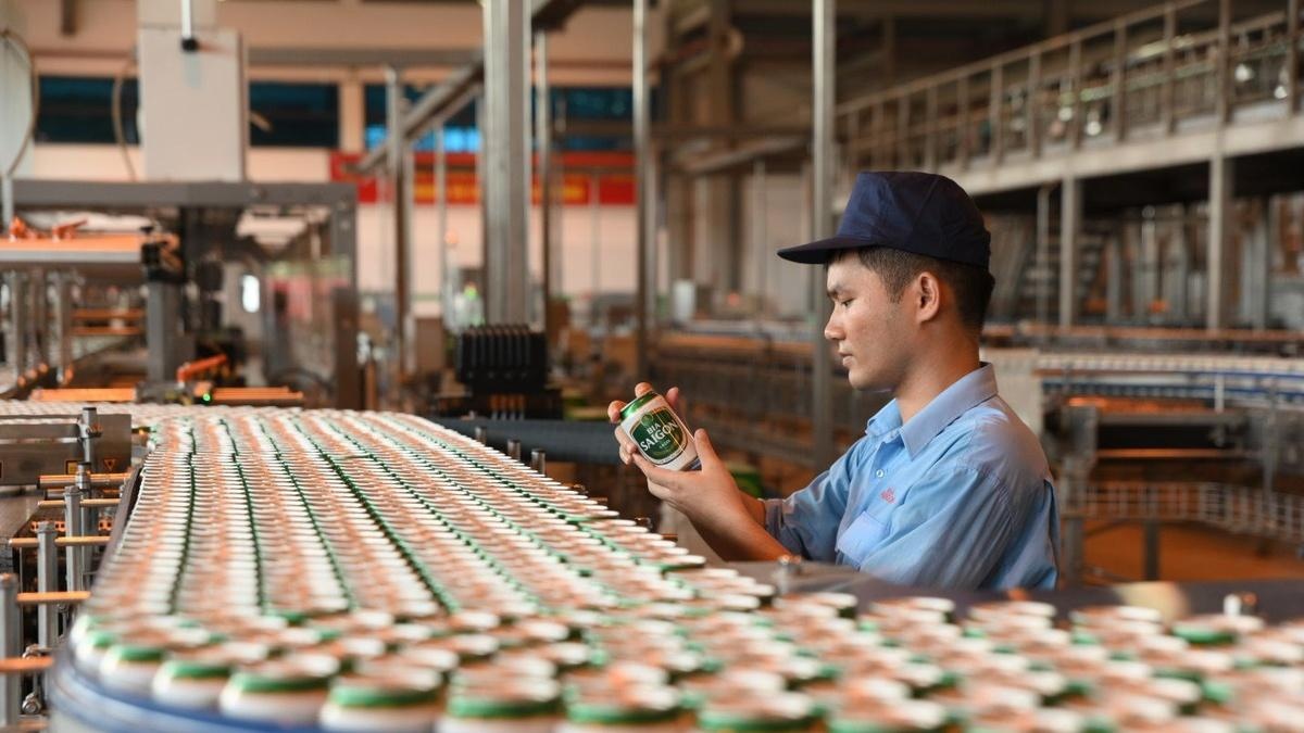tại nhà máy Sabeco, doanh nghiệp chú trọng nâng cao chất lượng sản phẩm và phát triển thương hiệu trên thị trường quốc tế. tại nhà máy Sabeco, doanh nghiệp chú trọng nâng cao chất lượng sản phẩm và phát triển thương hiệu trên thị trường quốc tế.